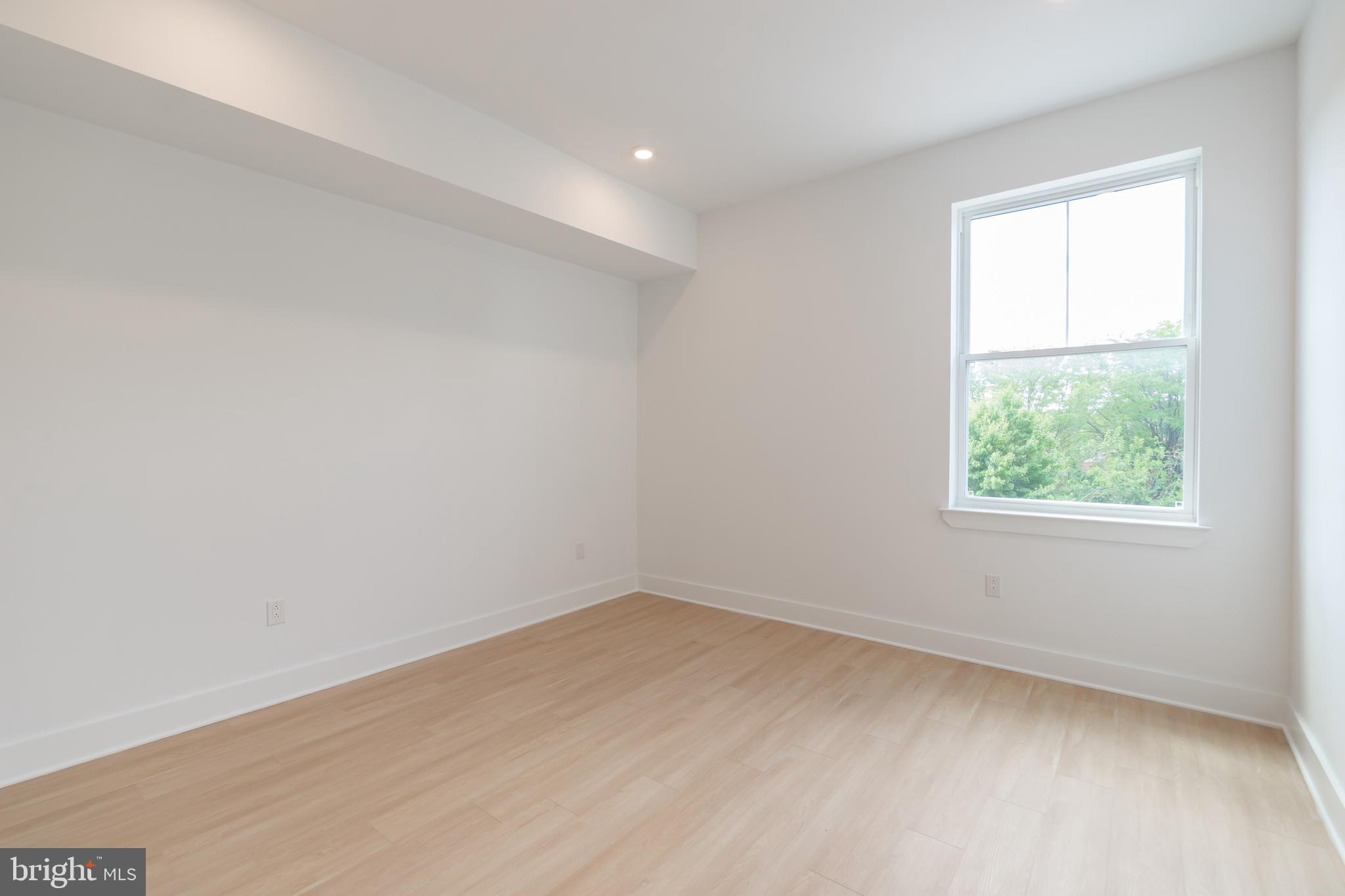 UNIVERSITY CITY - Residential Lease