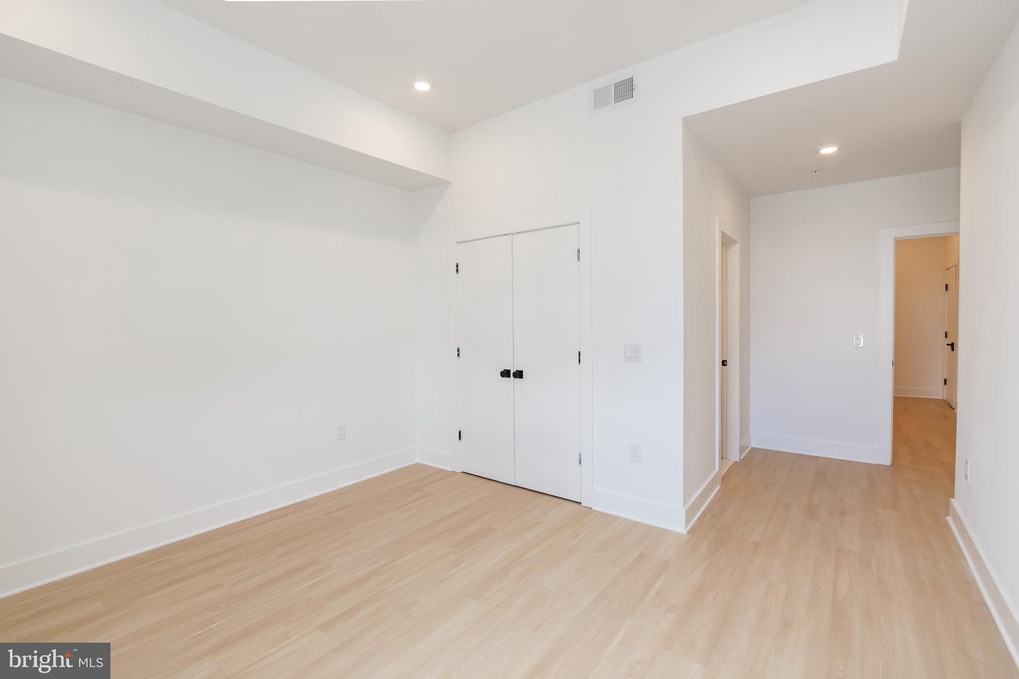 UNIVERSITY CITY - Residential Lease