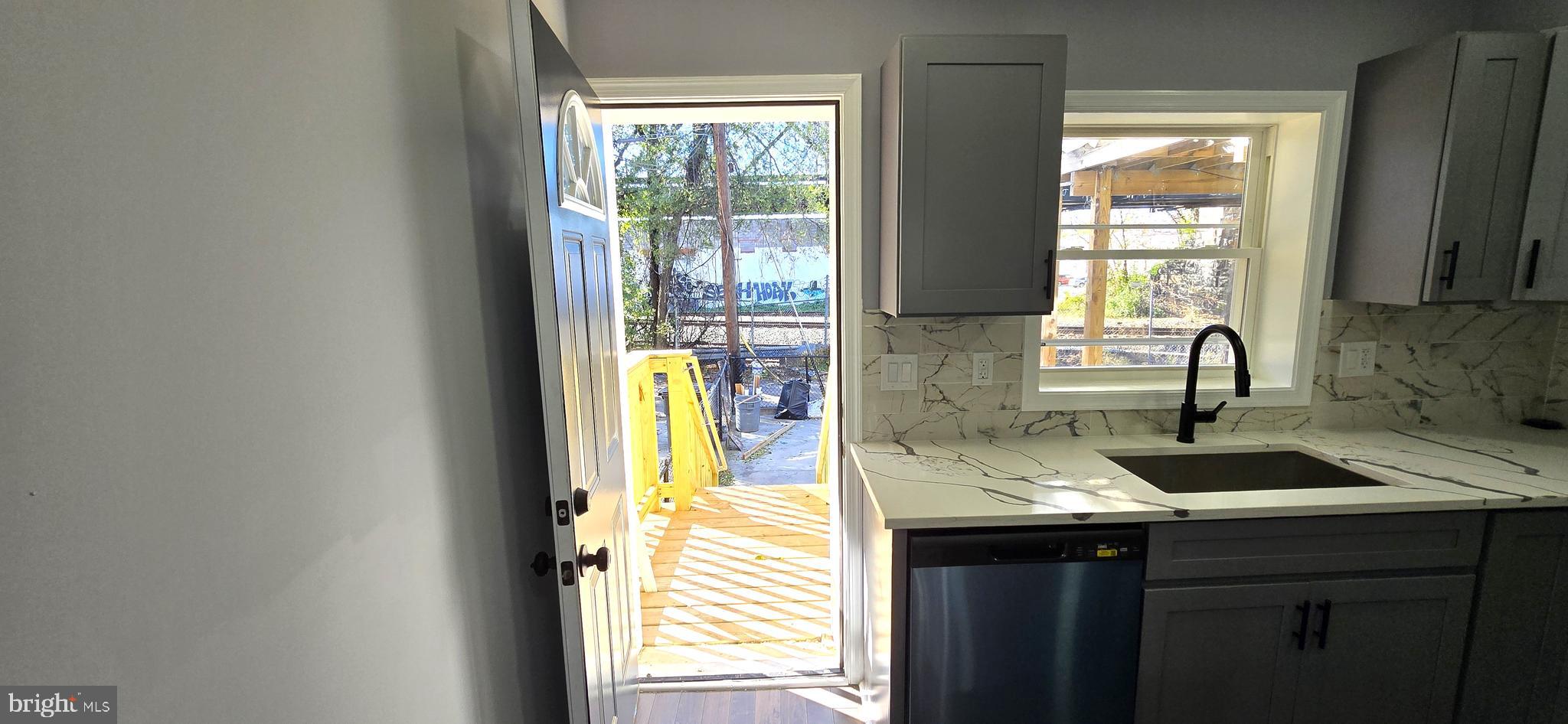 GREEKTOWN - Residential