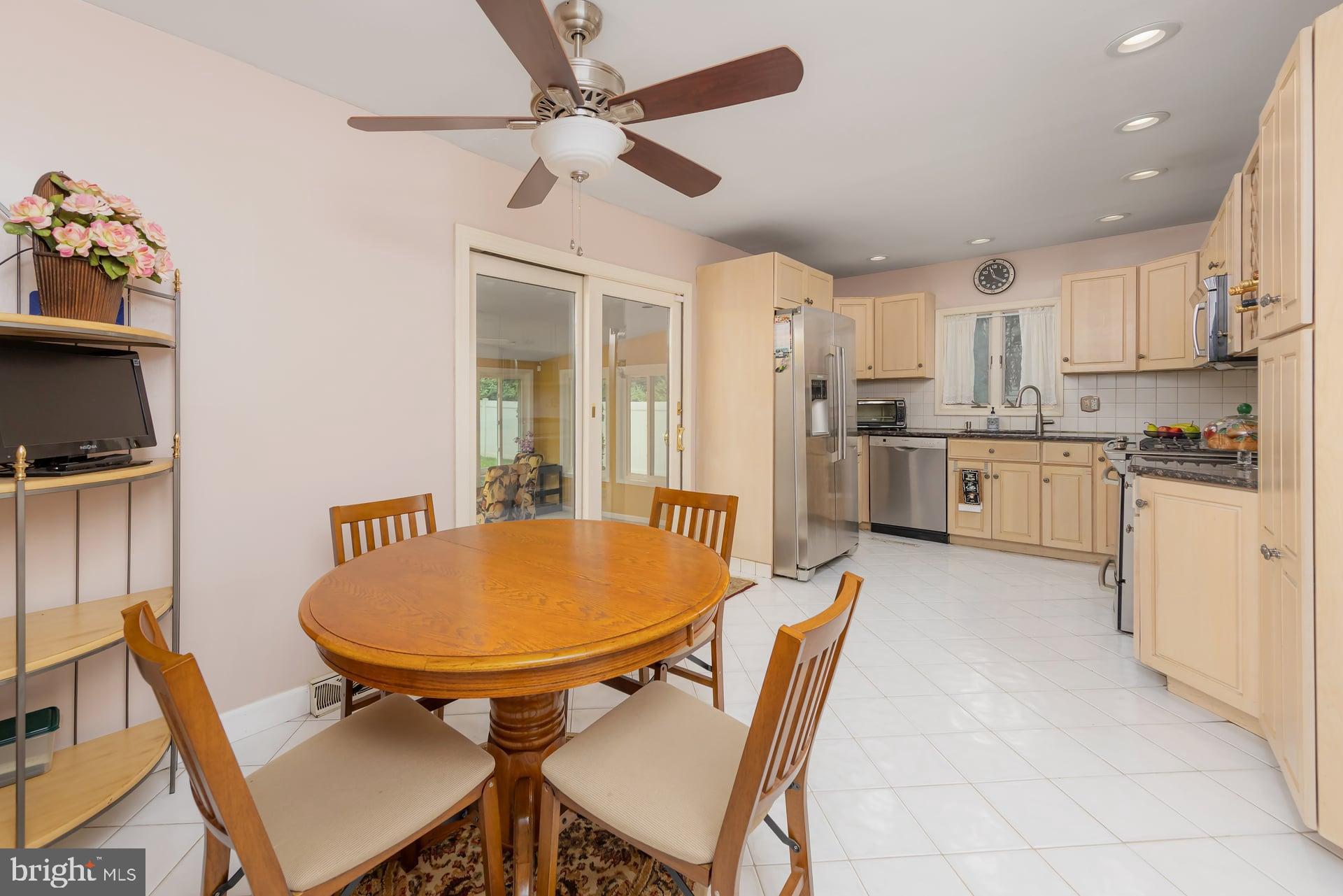 421 NARRAGANSETT DRIVE