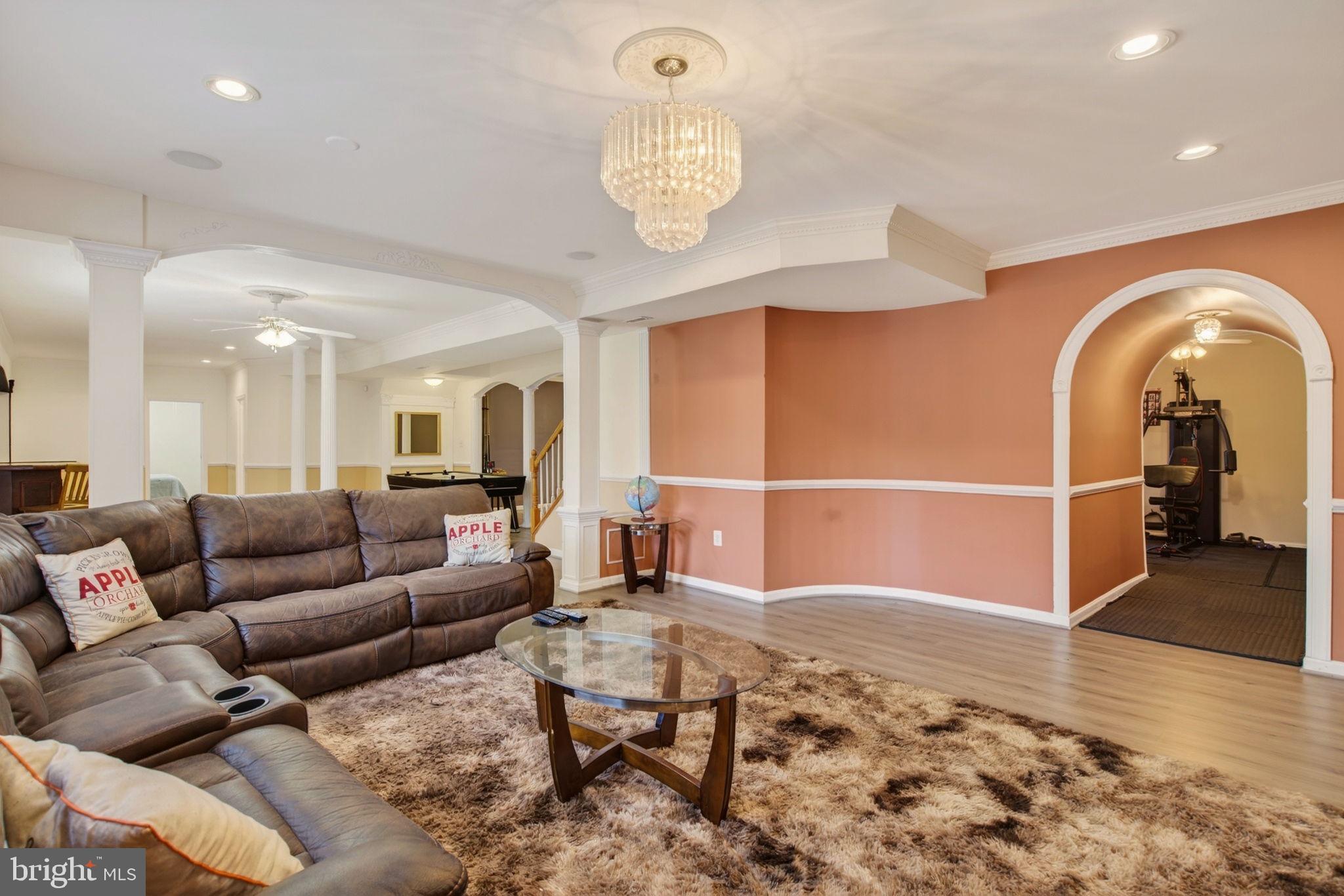 POHICK ESTATES - Residential