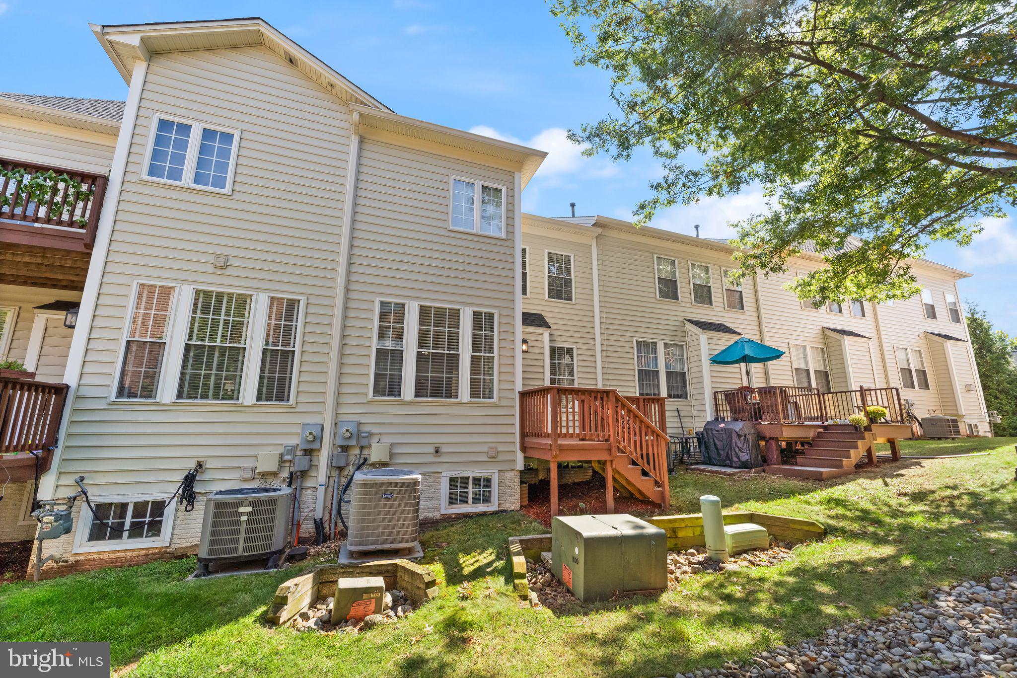 LOWES ISLAND - Residential