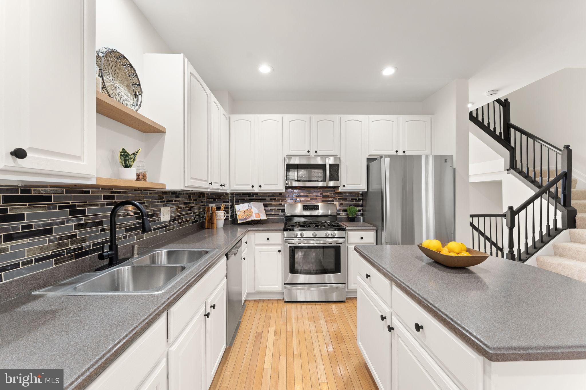 LOWES ISLAND - Residential