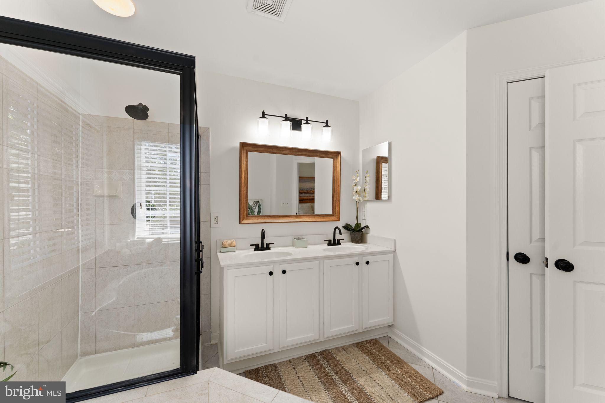 LOWES ISLAND - Residential