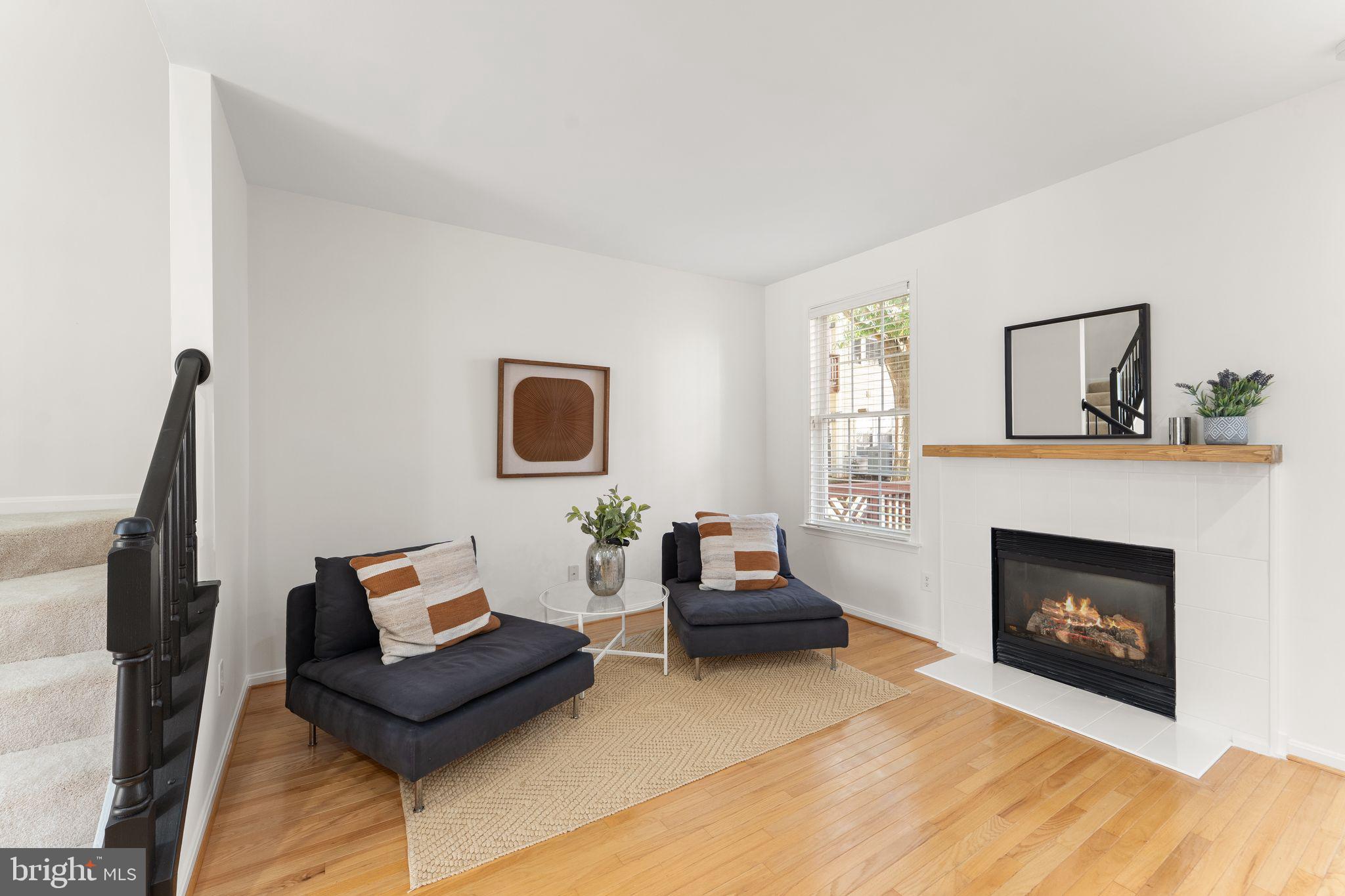 LOWES ISLAND - Residential