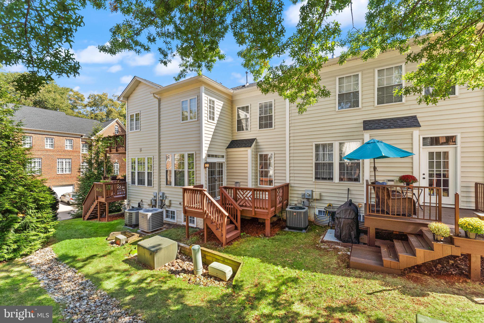 LOWES ISLAND - Residential