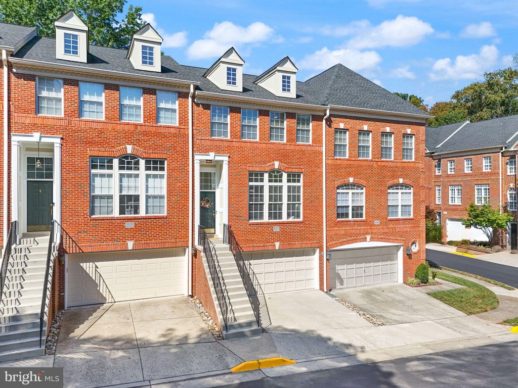 Photo of 47825 Scotsborough Square #123, STERLING, VA 20165 (MLS # VALO2106656)