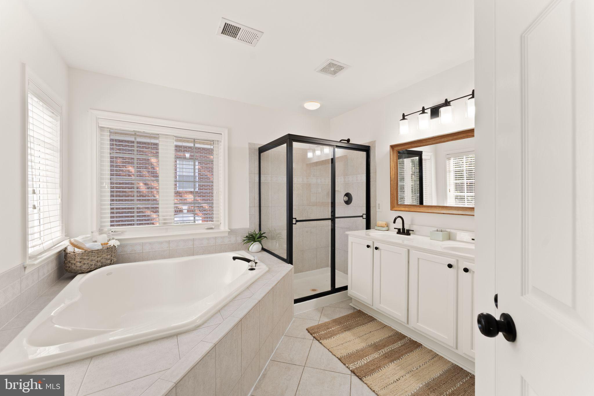 LOWES ISLAND - Residential