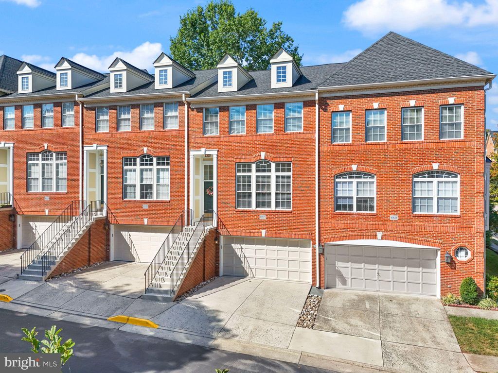 Photo of 47825 Scotsborough Square #123, STERLING, VA 20165 (MLS # VALO2106656)