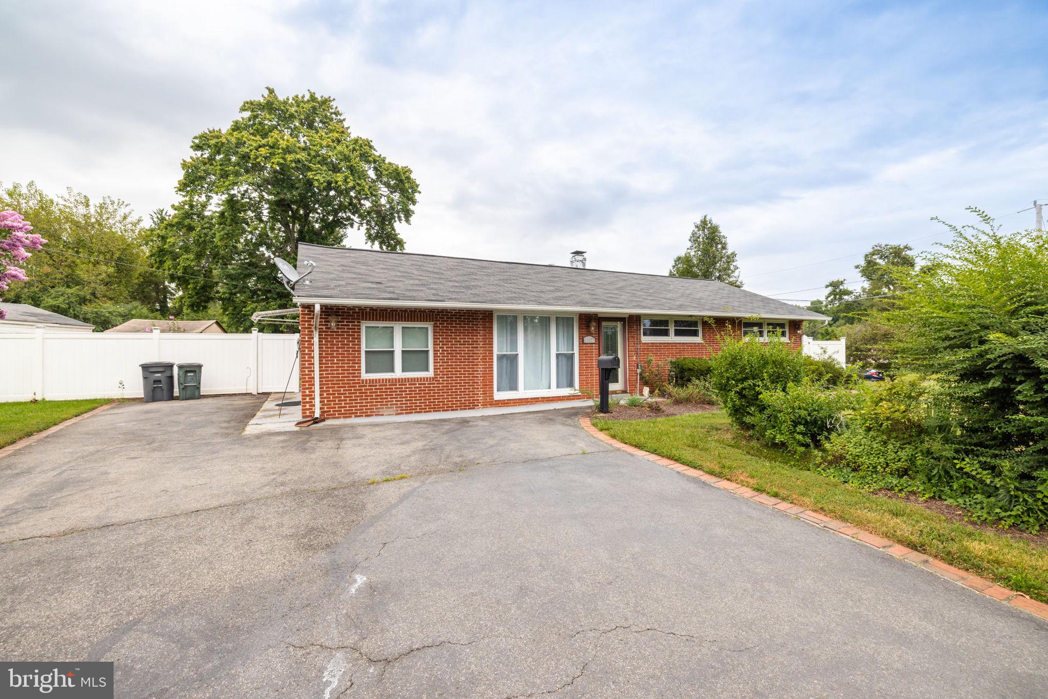 ROSE HILL FARMS - Residential Lease