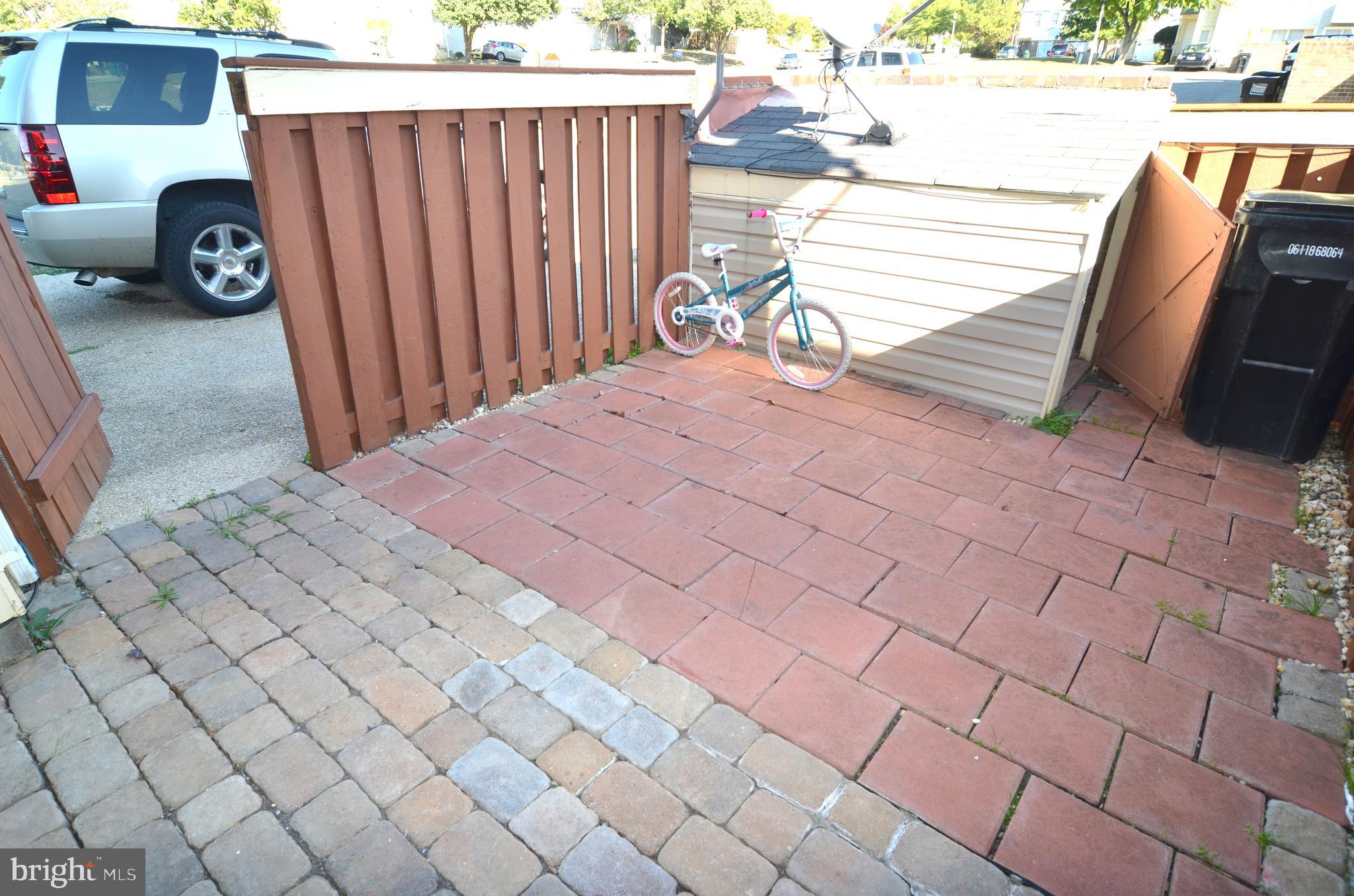 COLUMBIA COMMONS - Residential Lease