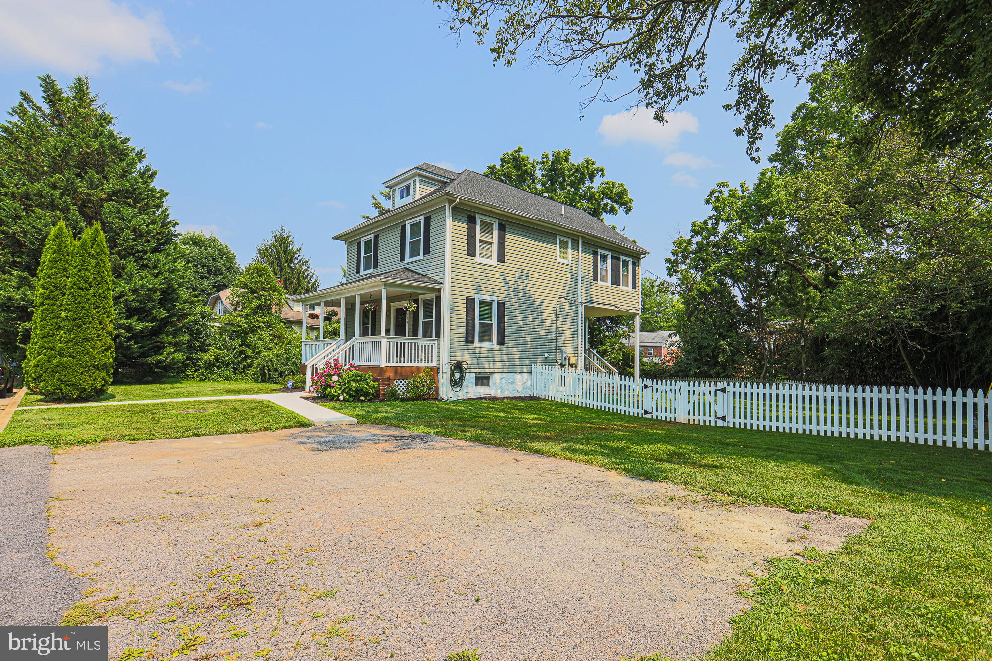 215 CLARENDON AVENUE