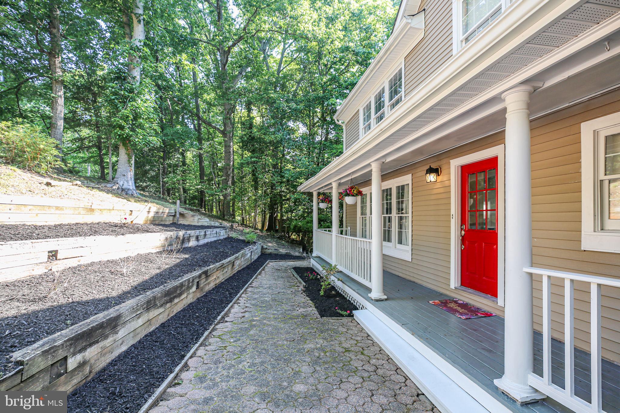 302 COMMODORE COVE