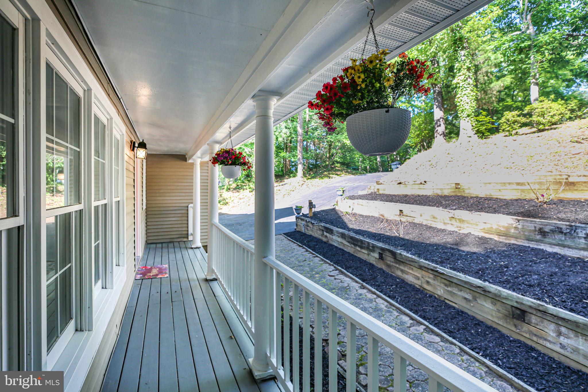 302 COMMODORE COVE