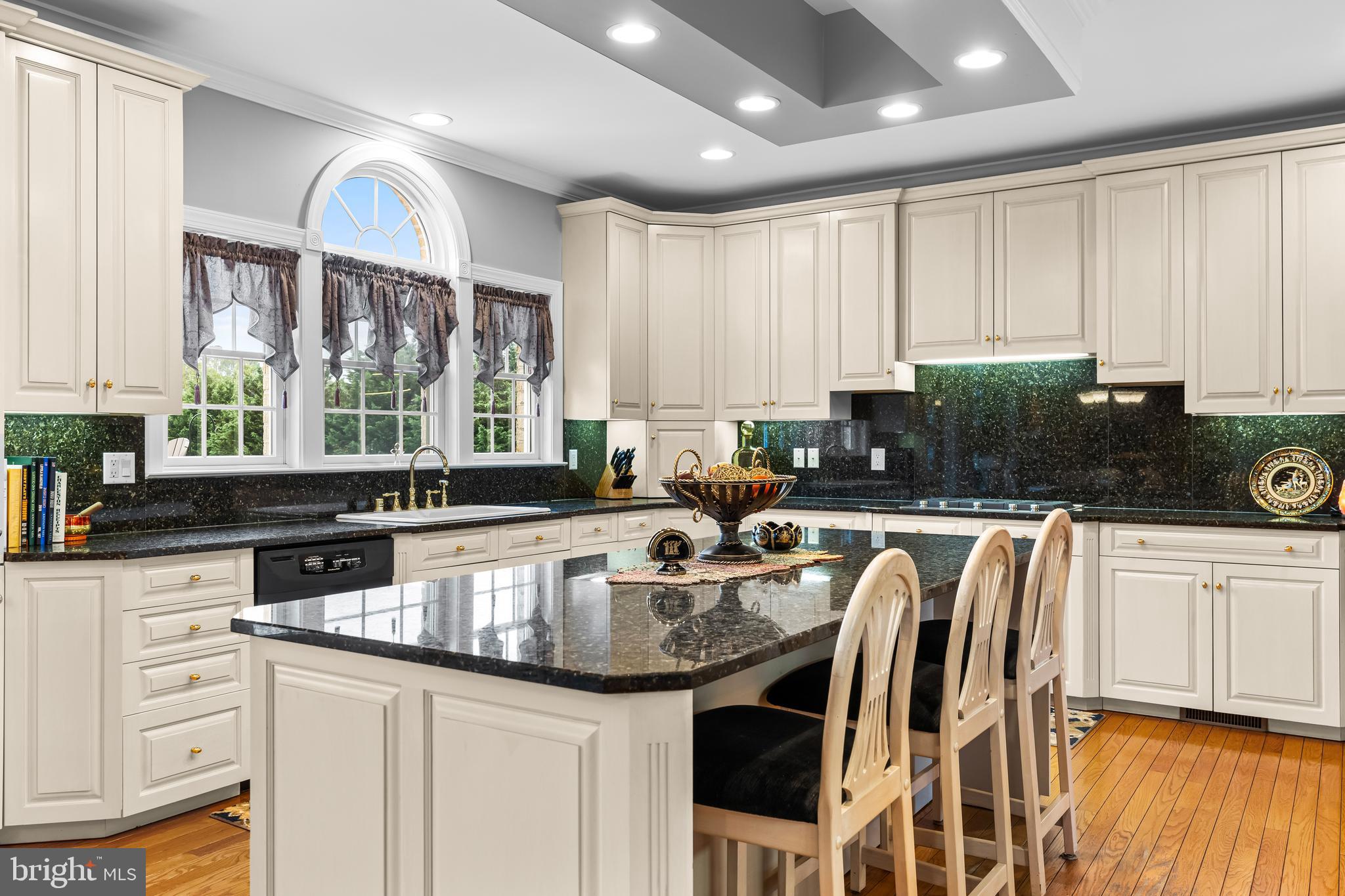 FALLS CREST - Residential