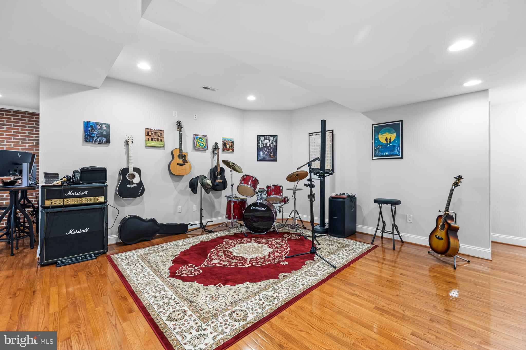 FALLS CREST - Residential