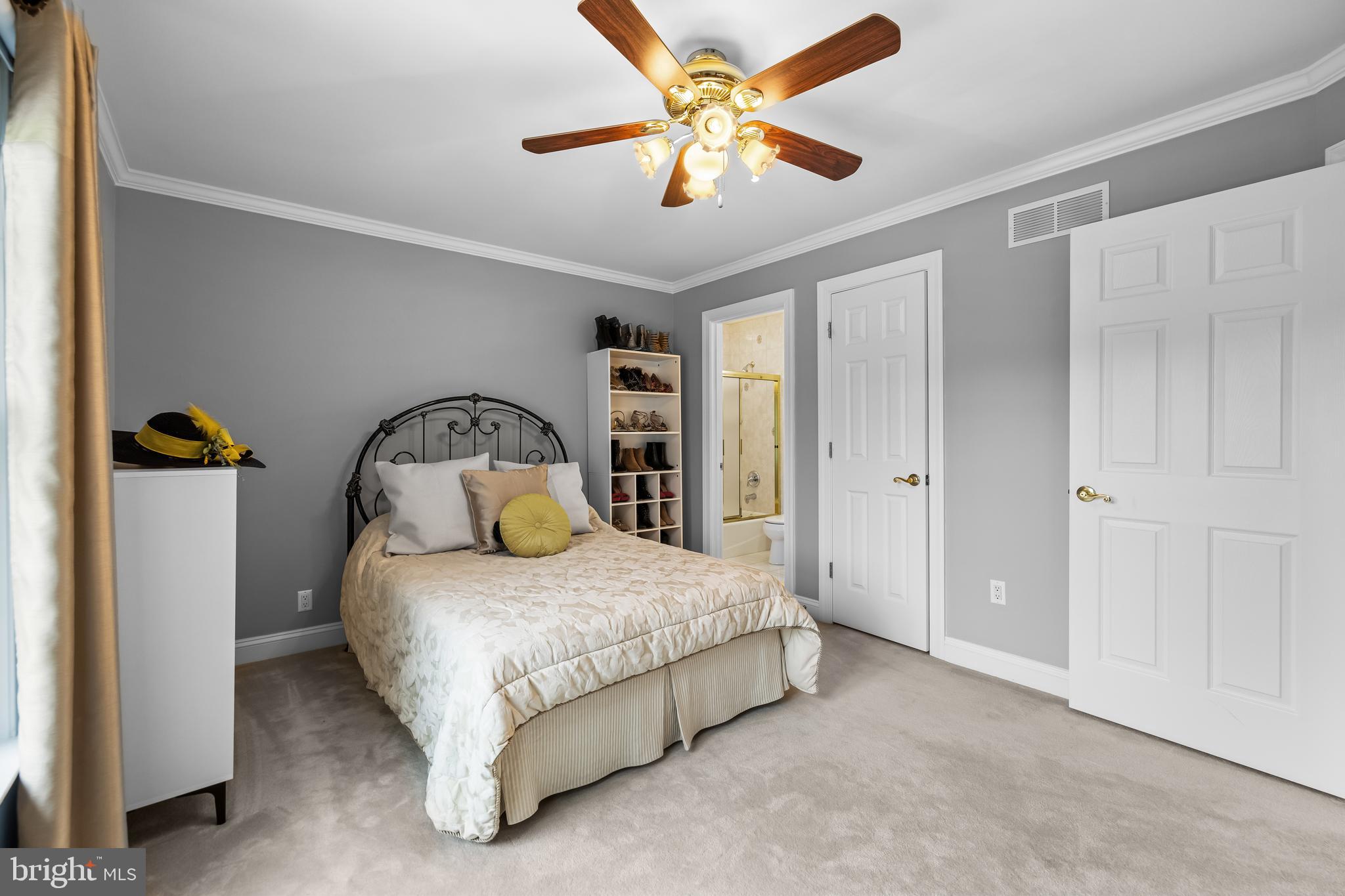 FALLS CREST - Residential