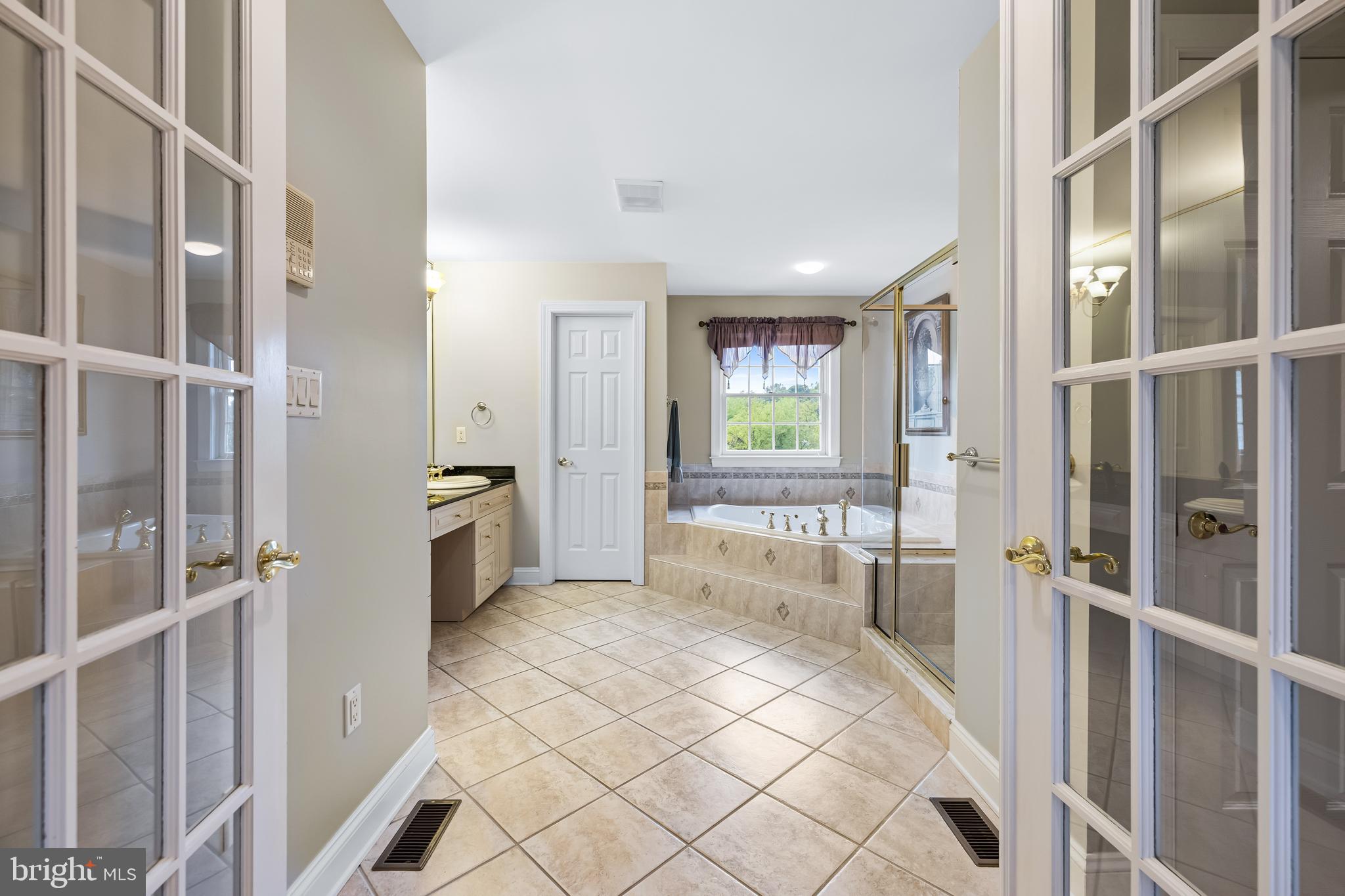 FALLS CREST - Residential