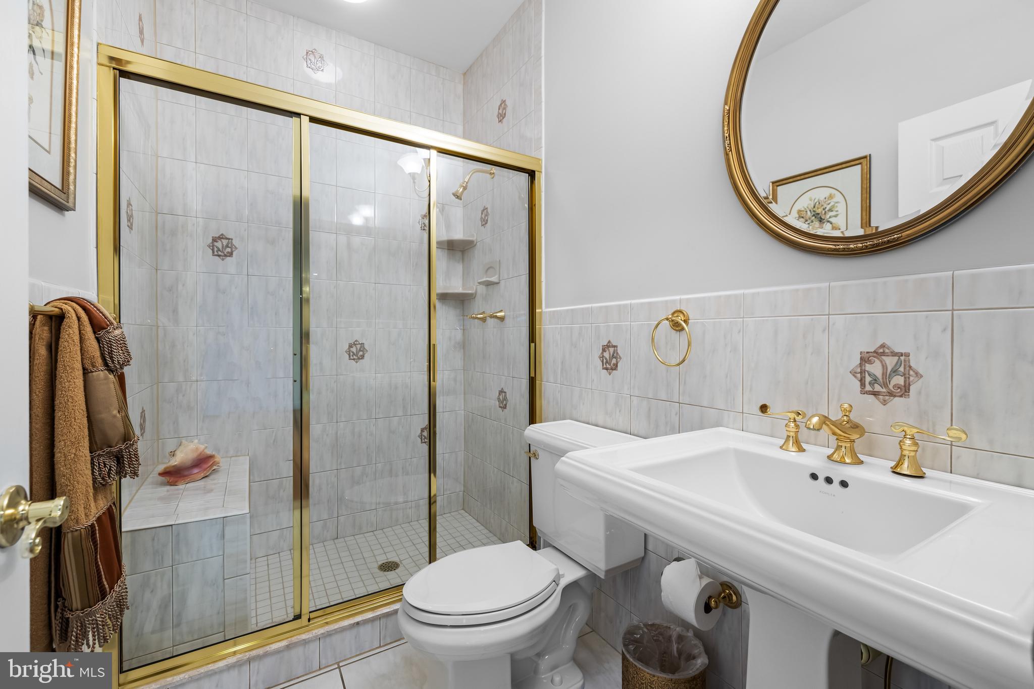 FALLS CREST - Residential