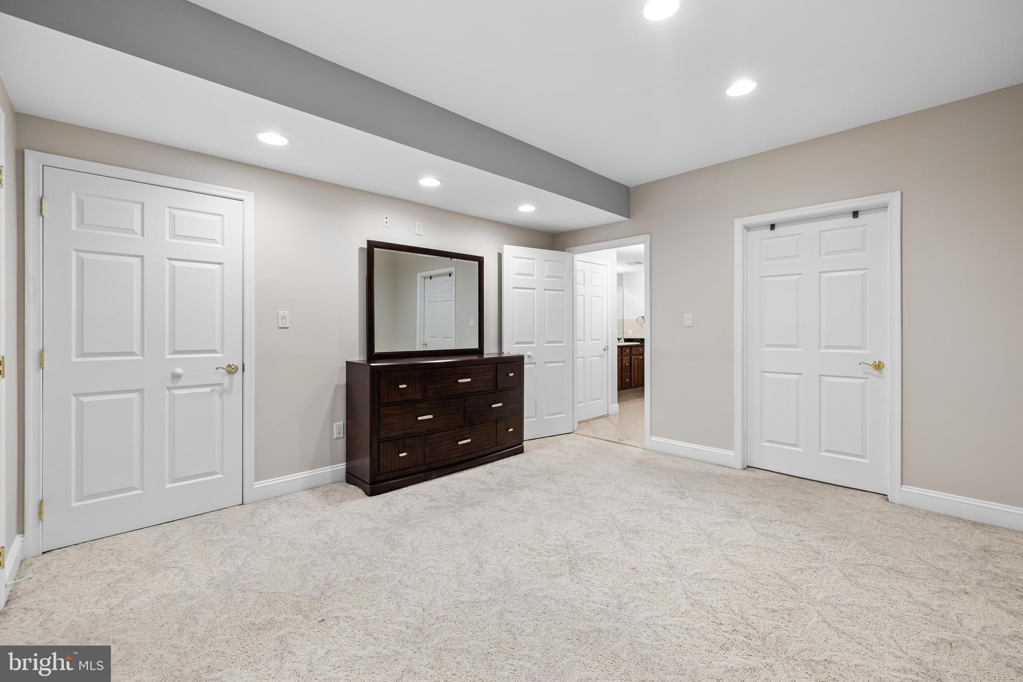 FALLS CREST - Residential