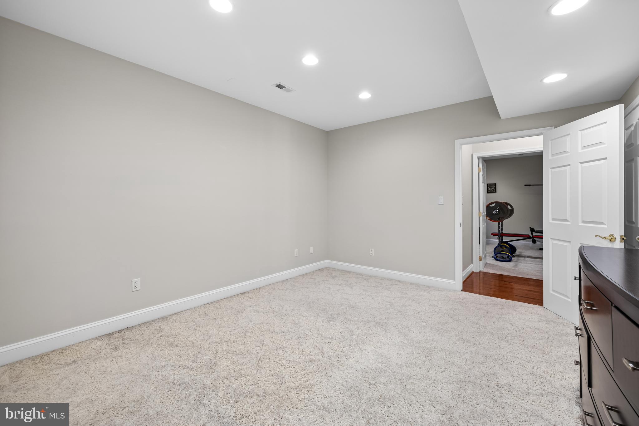 FALLS CREST - Residential