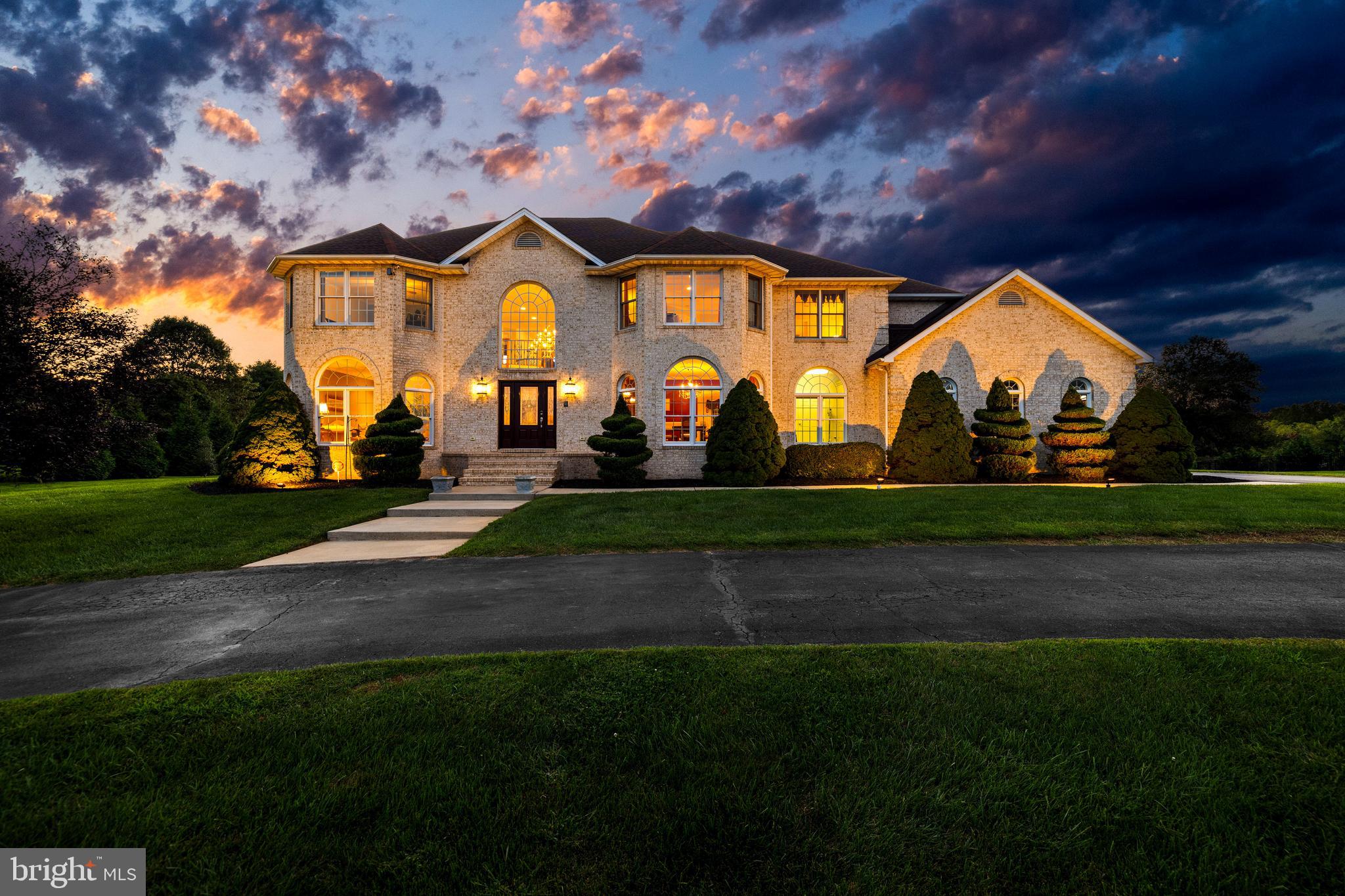 FALLS CREST - Residential