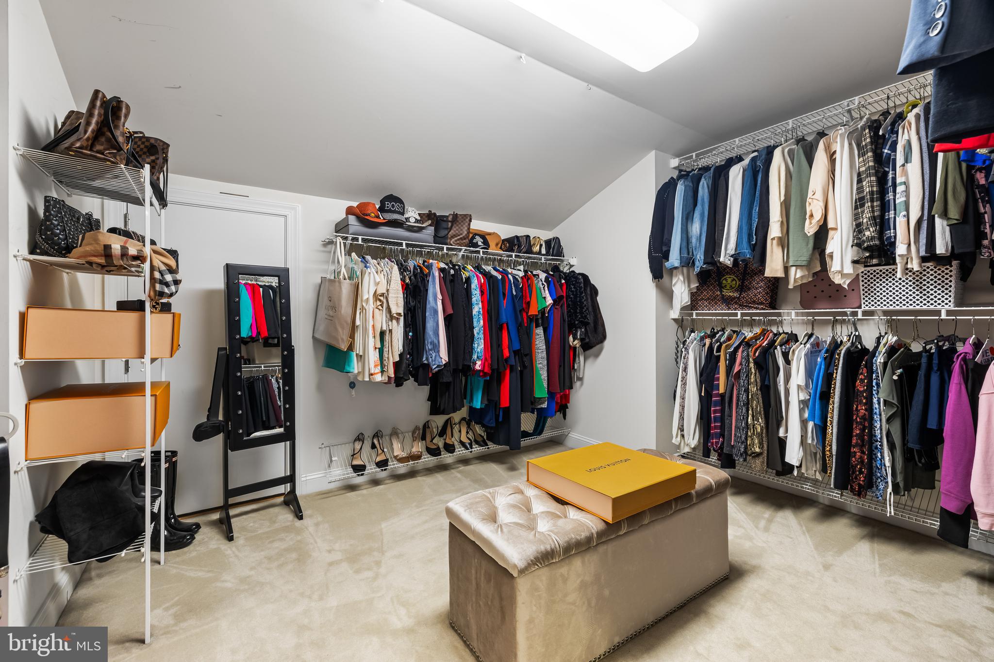 FALLS CREST - Residential