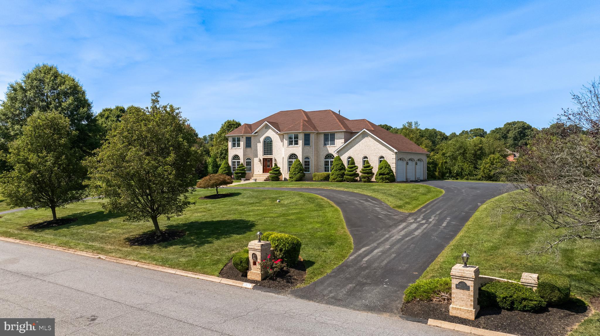 FALLS CREST - Residential