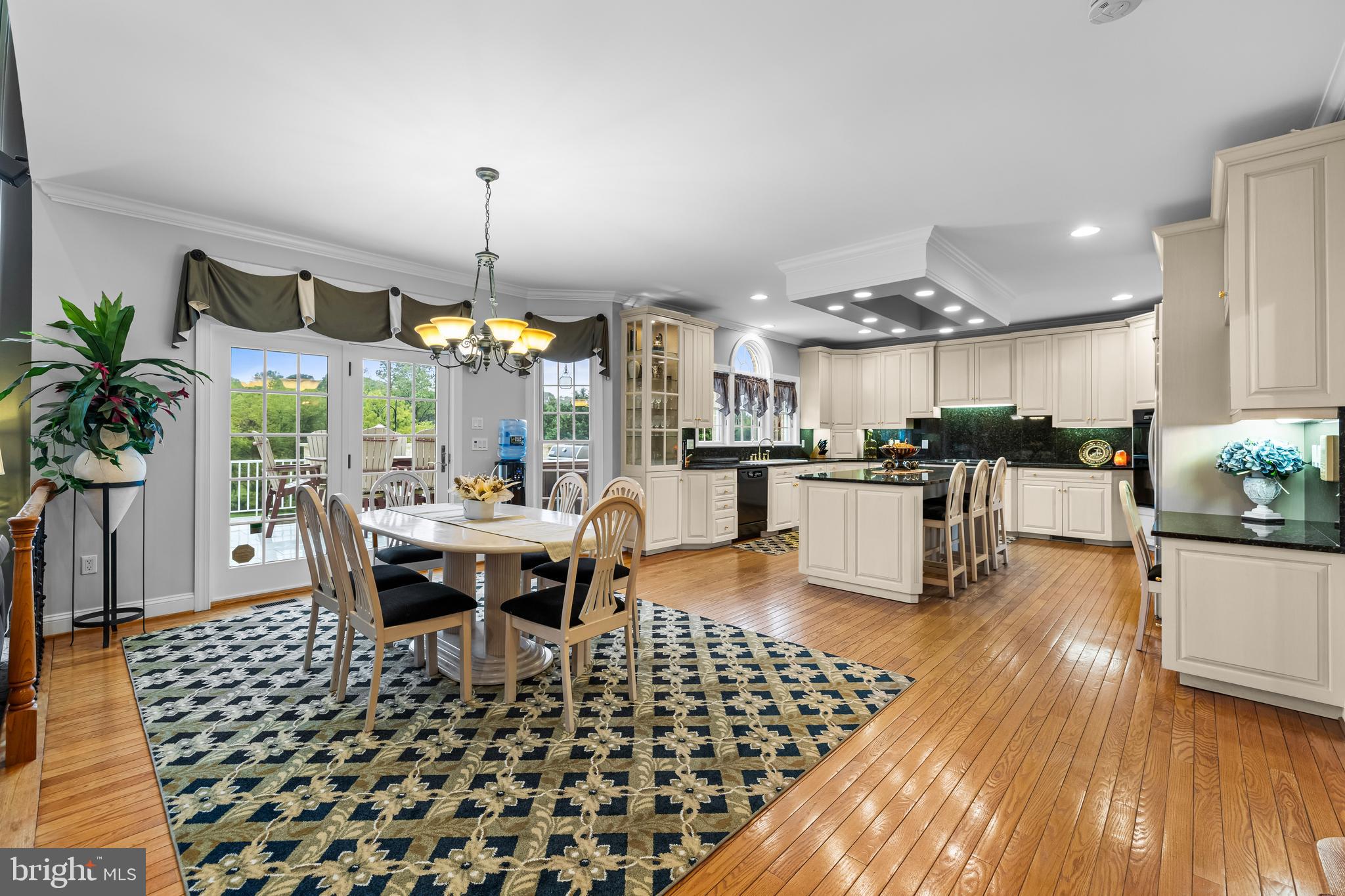 FALLS CREST - Residential