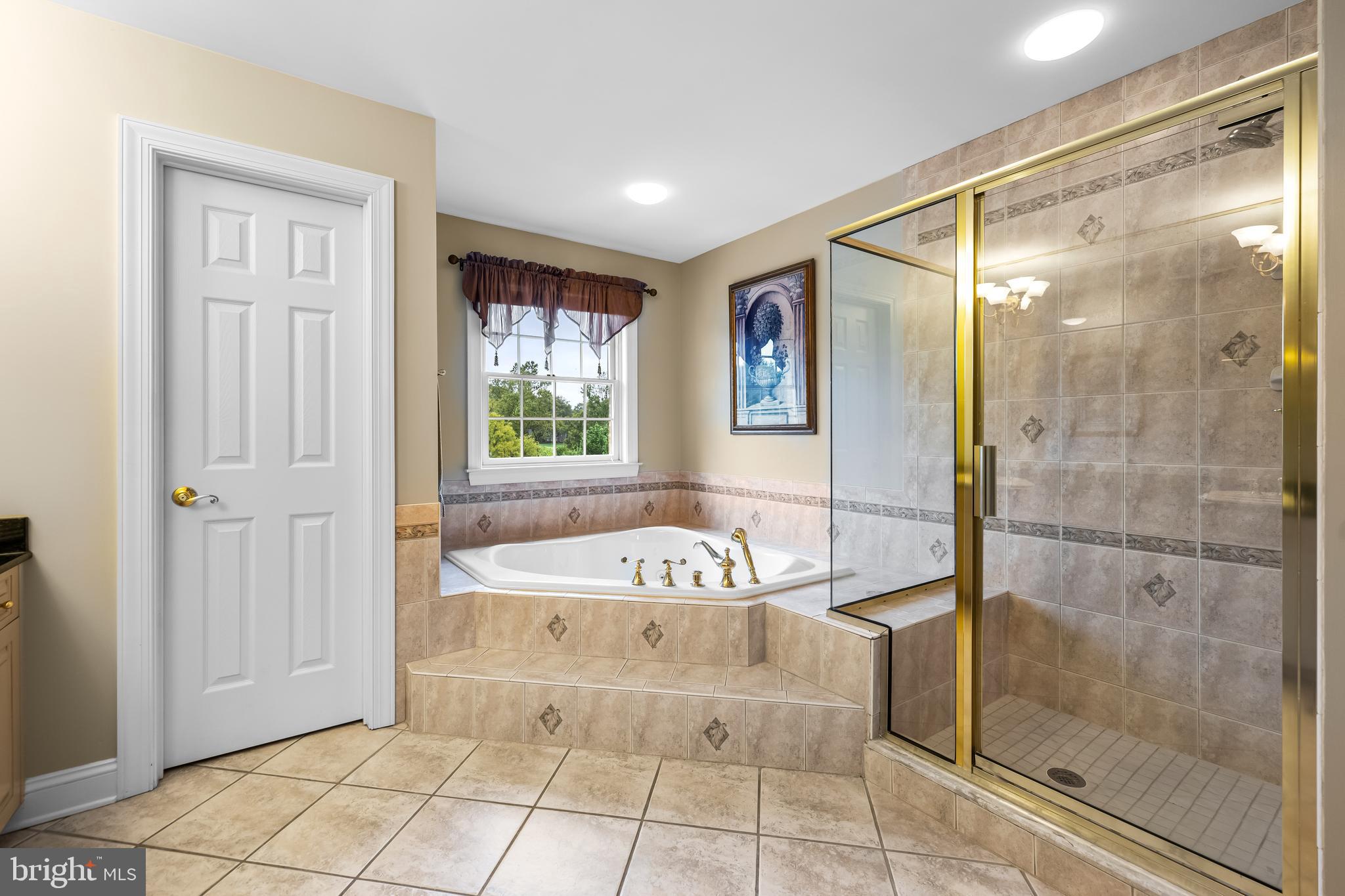 FALLS CREST - Residential