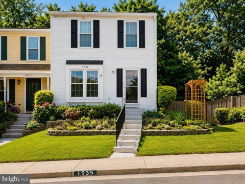 Townhouse For Rent - 1935 Pohick Creek Court<br/> Prince William County, WOODBRIDGE, VA 22192