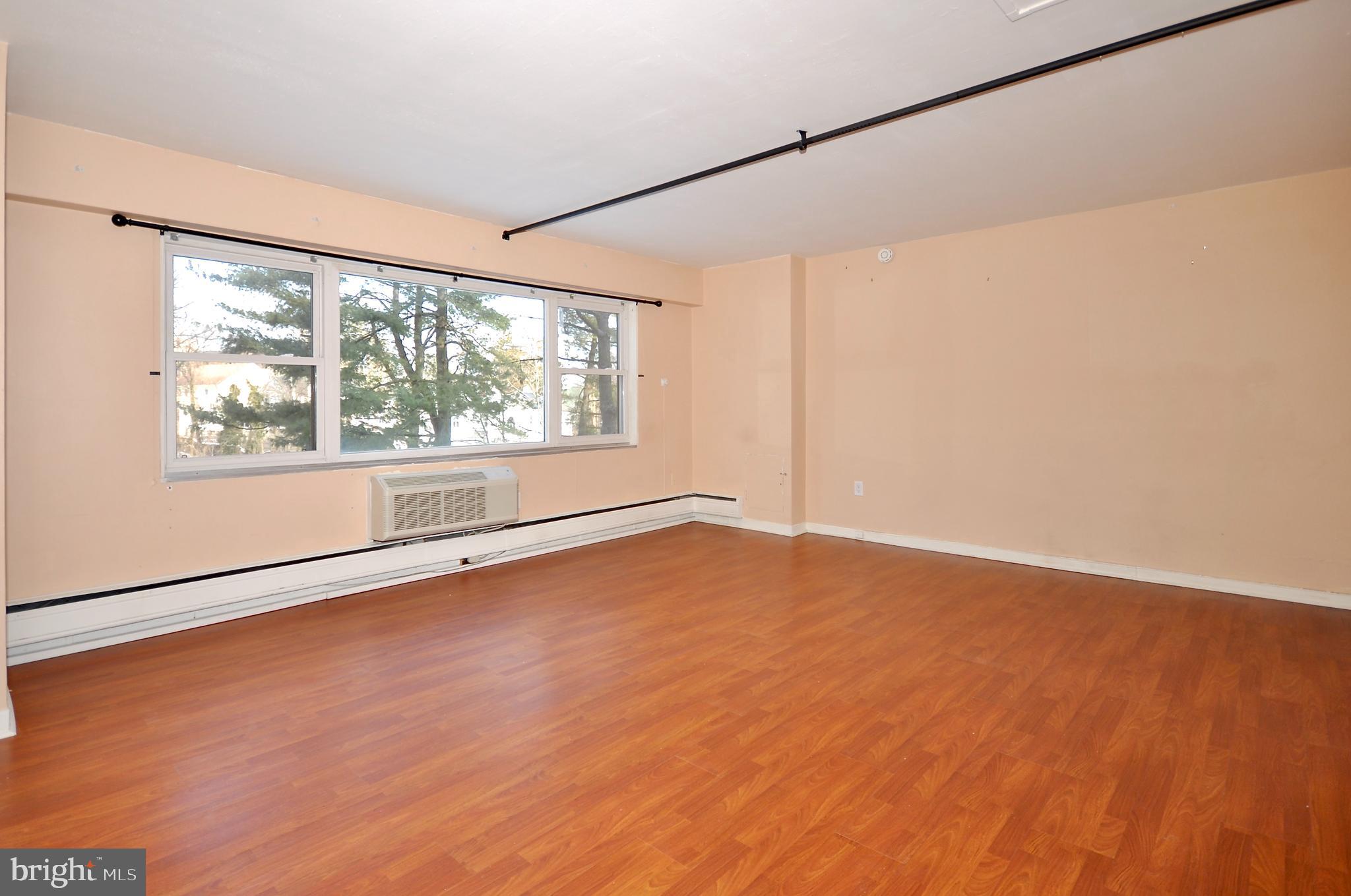 ELKINS PARK HOUSE - Residential