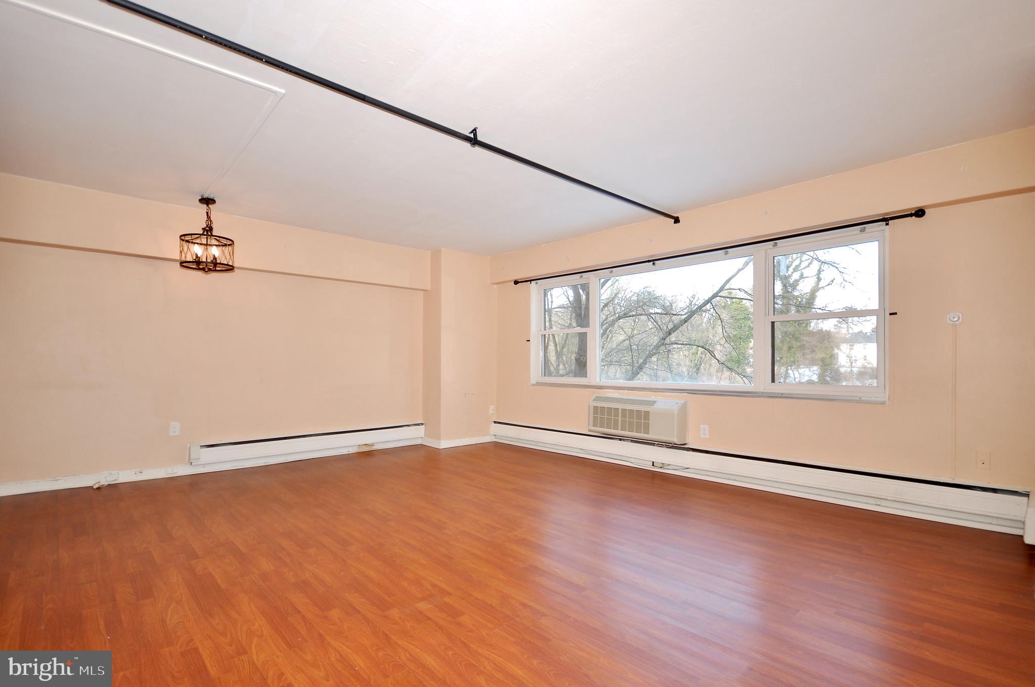 ELKINS PARK HOUSE - Residential