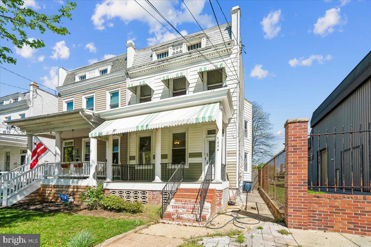 1026 IRVING STREET NE