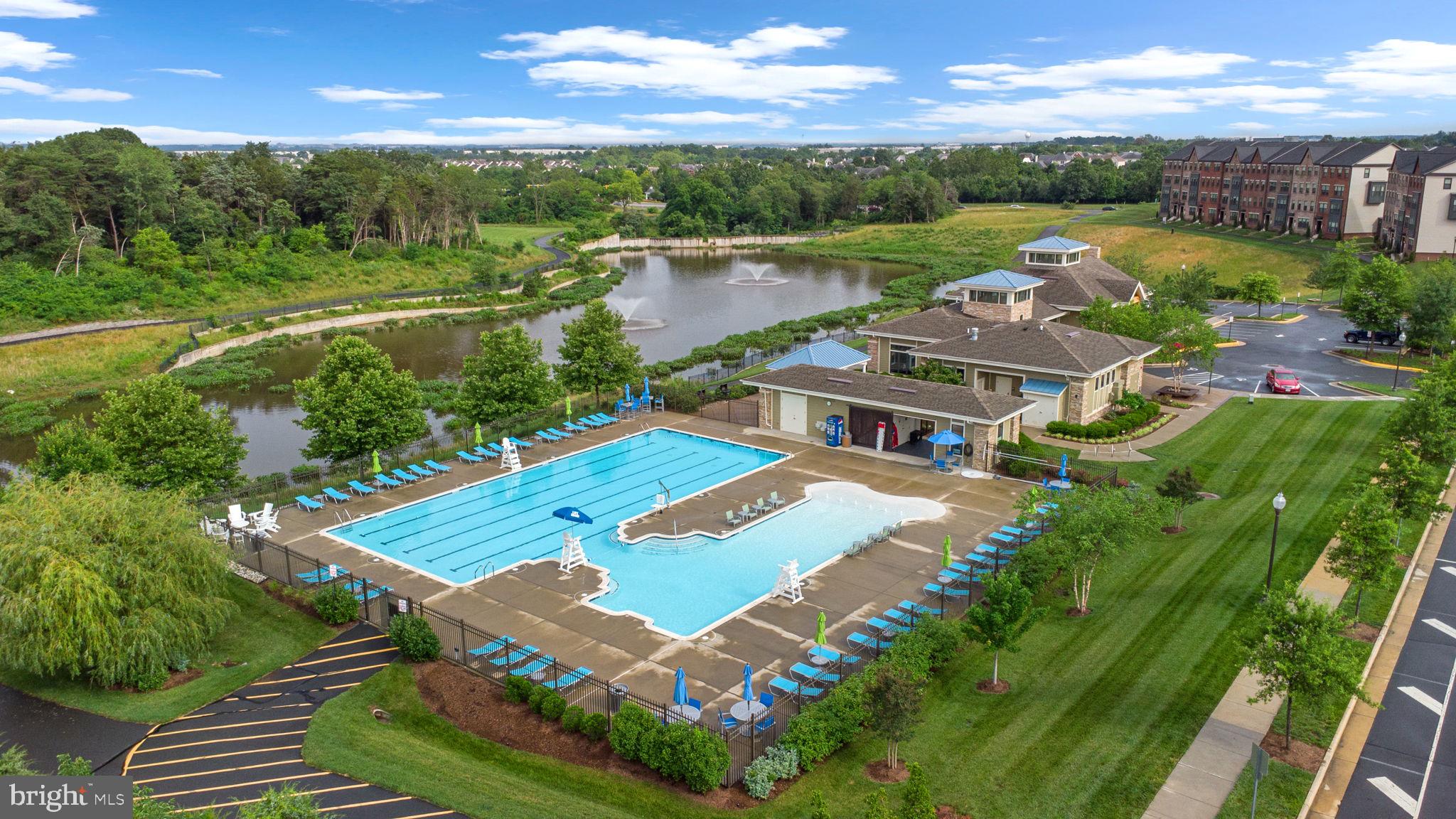 METRO WALK AT MOOREFIELD STATION - Residential