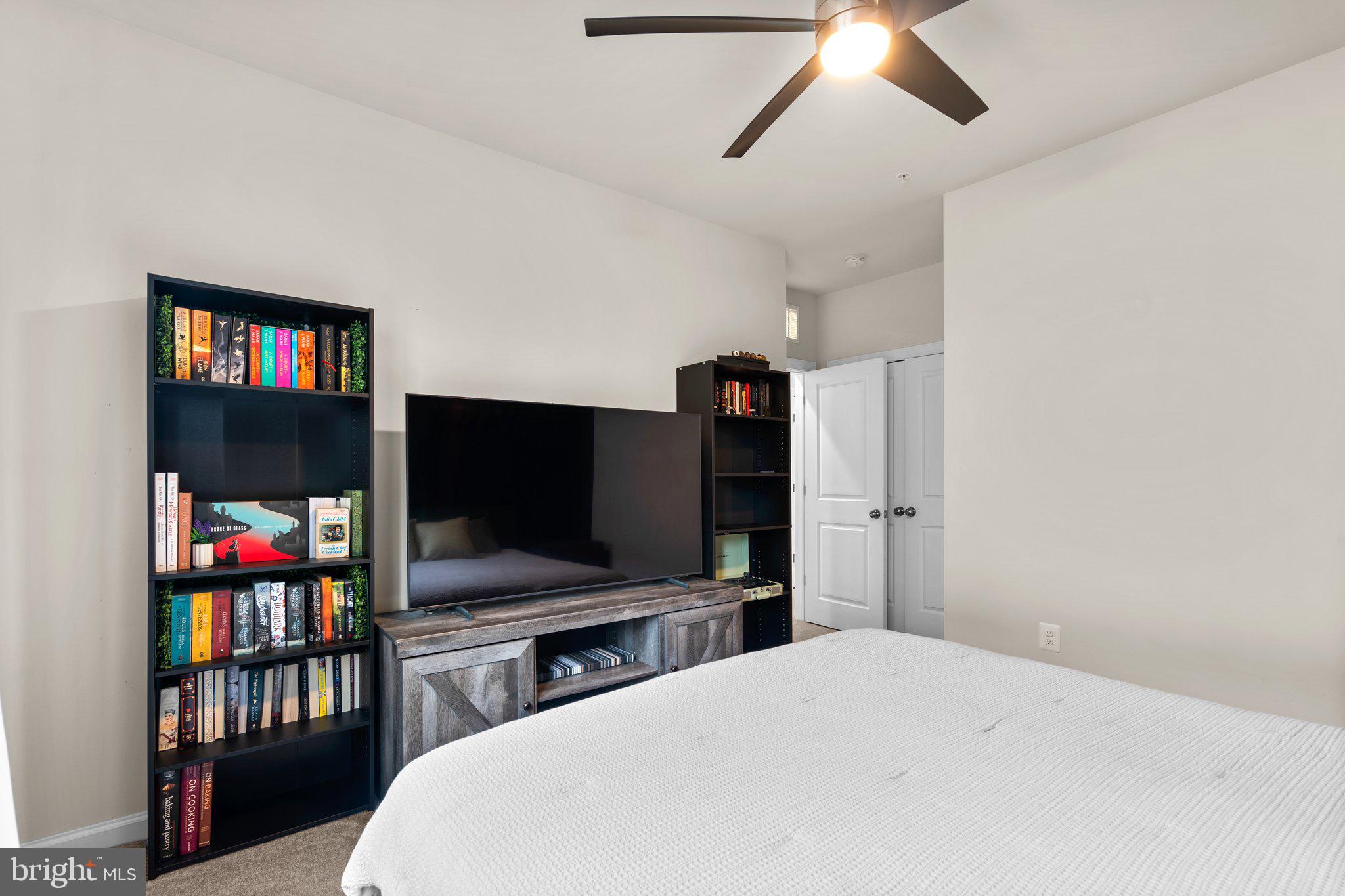 METRO WALK AT MOOREFIELD STATION - Residential