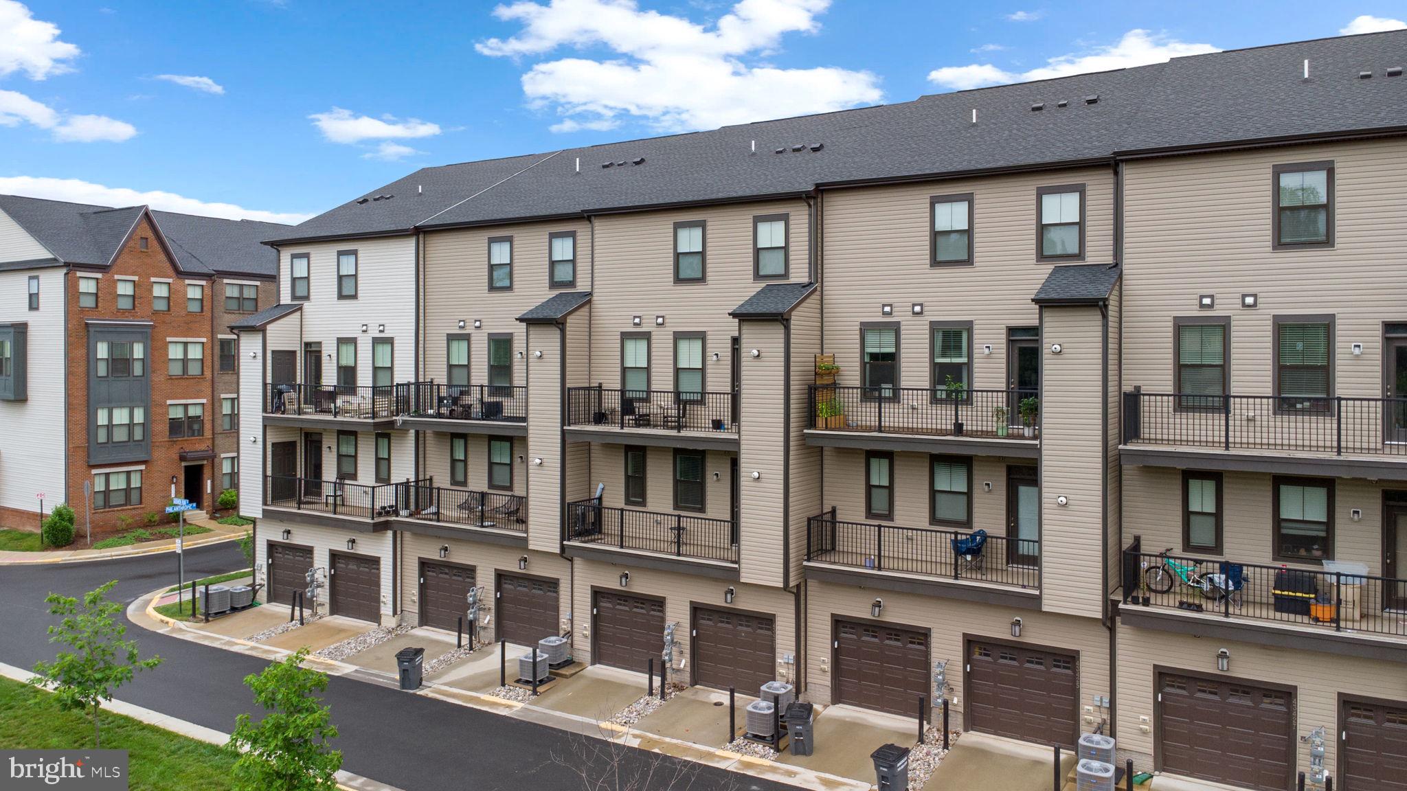 METRO WALK AT MOOREFIELD STATION - Residential