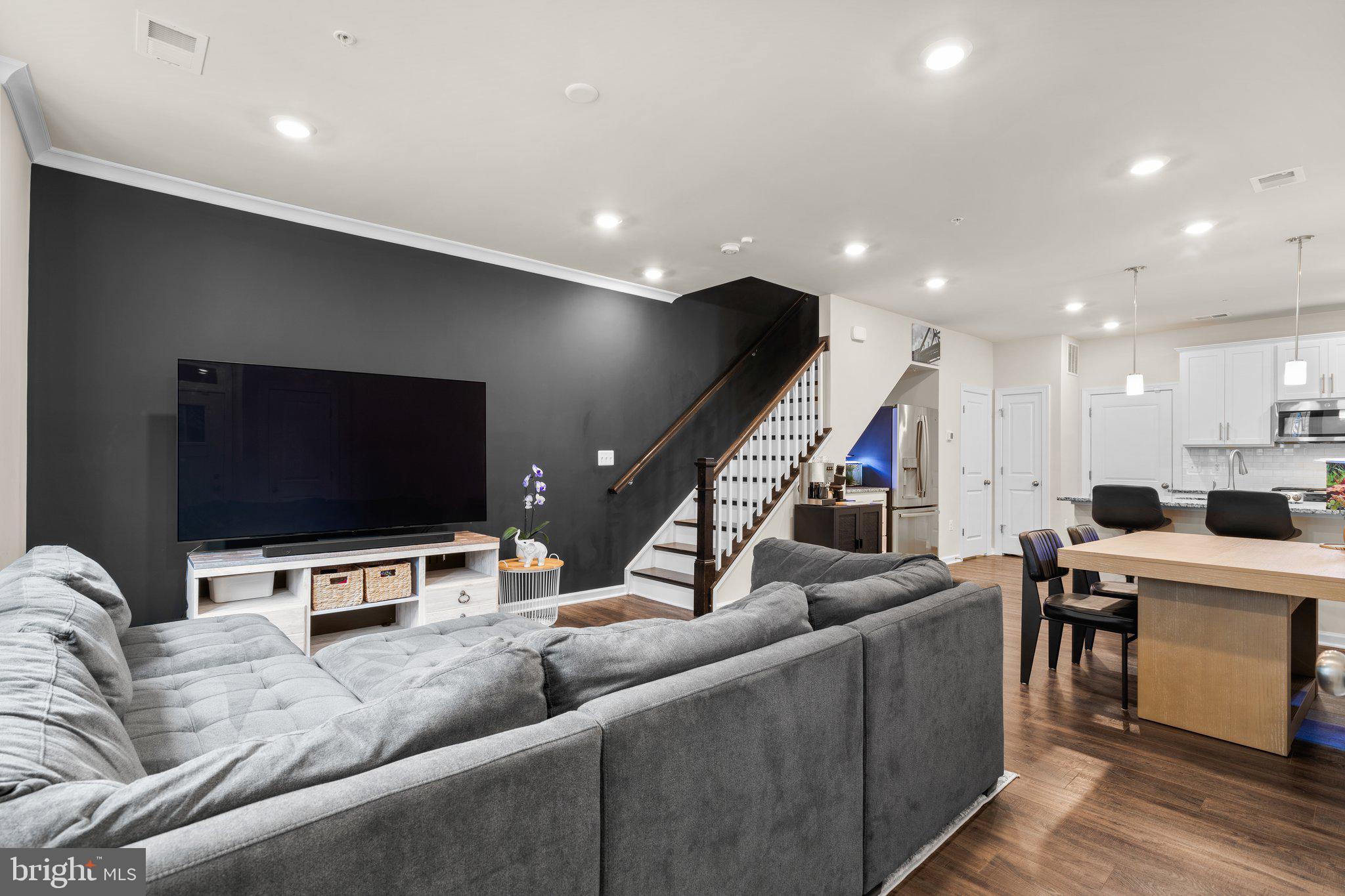 METRO WALK AT MOOREFIELD STATION - Residential