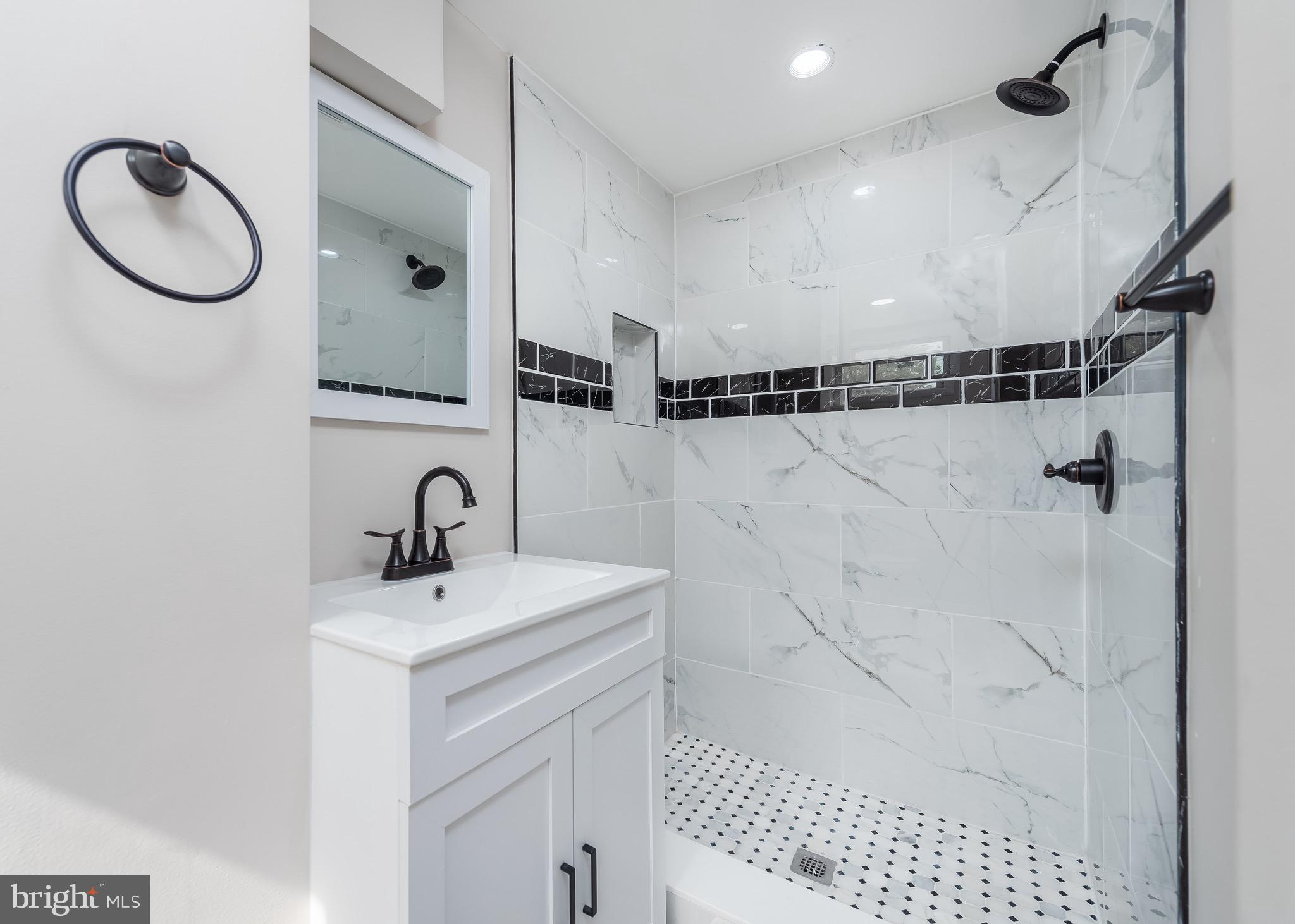 RAMBLEWOOD - Residential