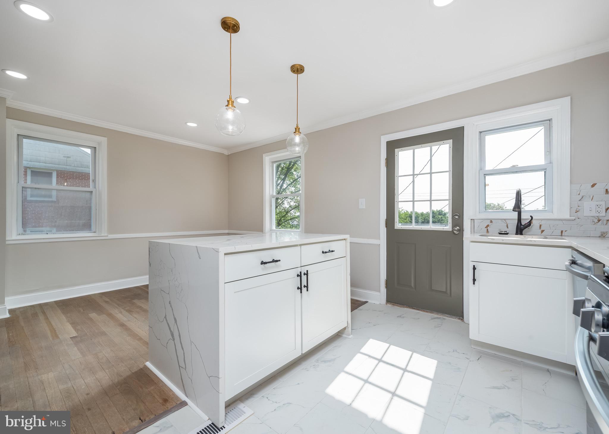 RAMBLEWOOD - Residential