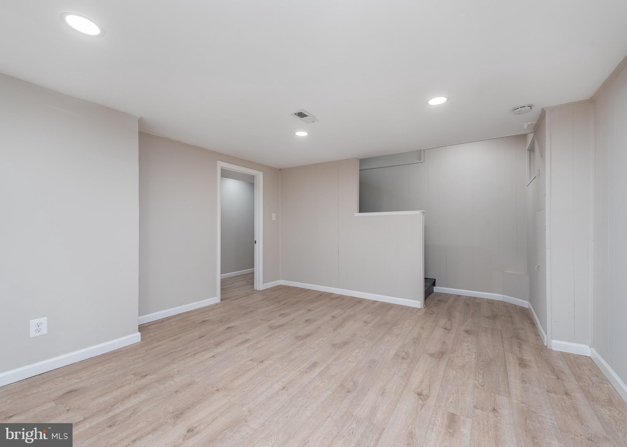 RAMBLEWOOD - Residential