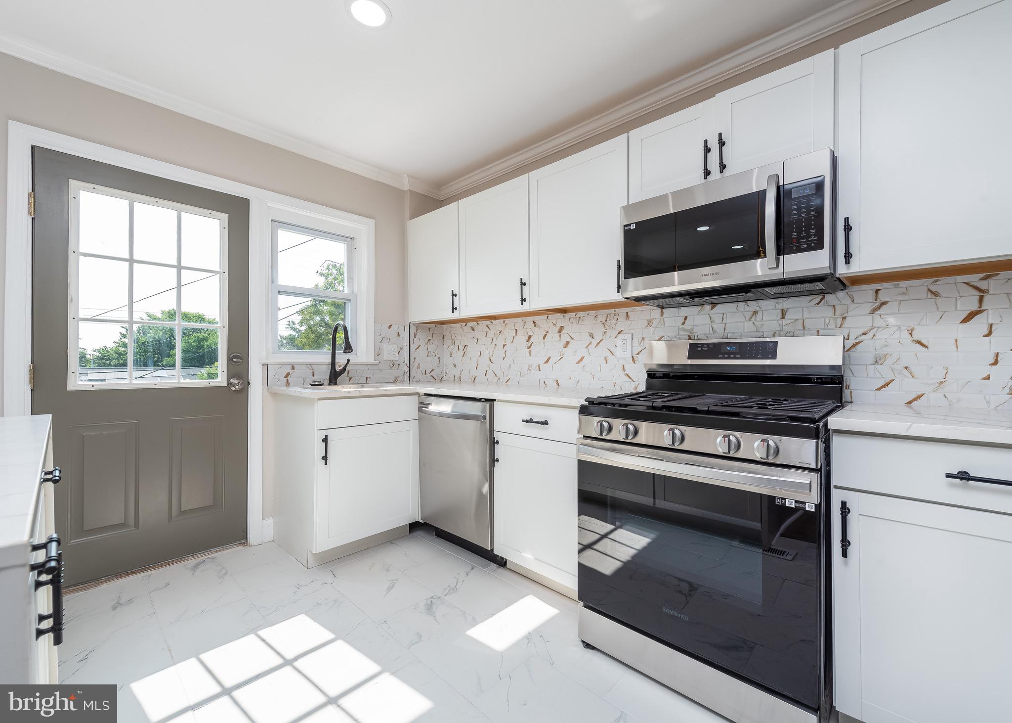 RAMBLEWOOD - Residential