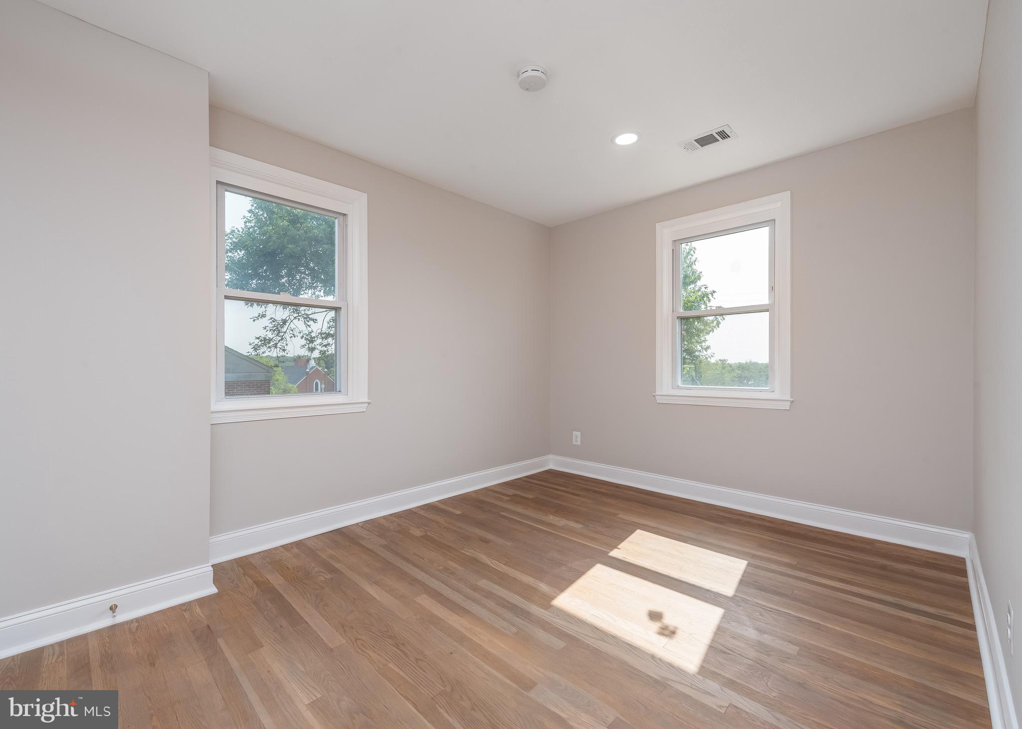 RAMBLEWOOD - Residential