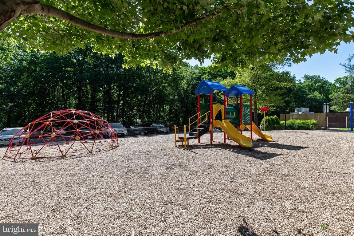 CHESTNUT GROVE - Residential