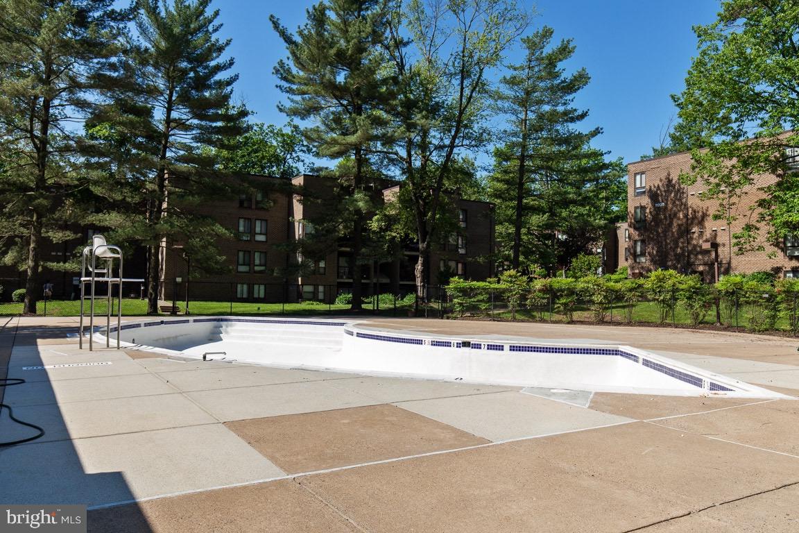 CHESTNUT GROVE - Residential