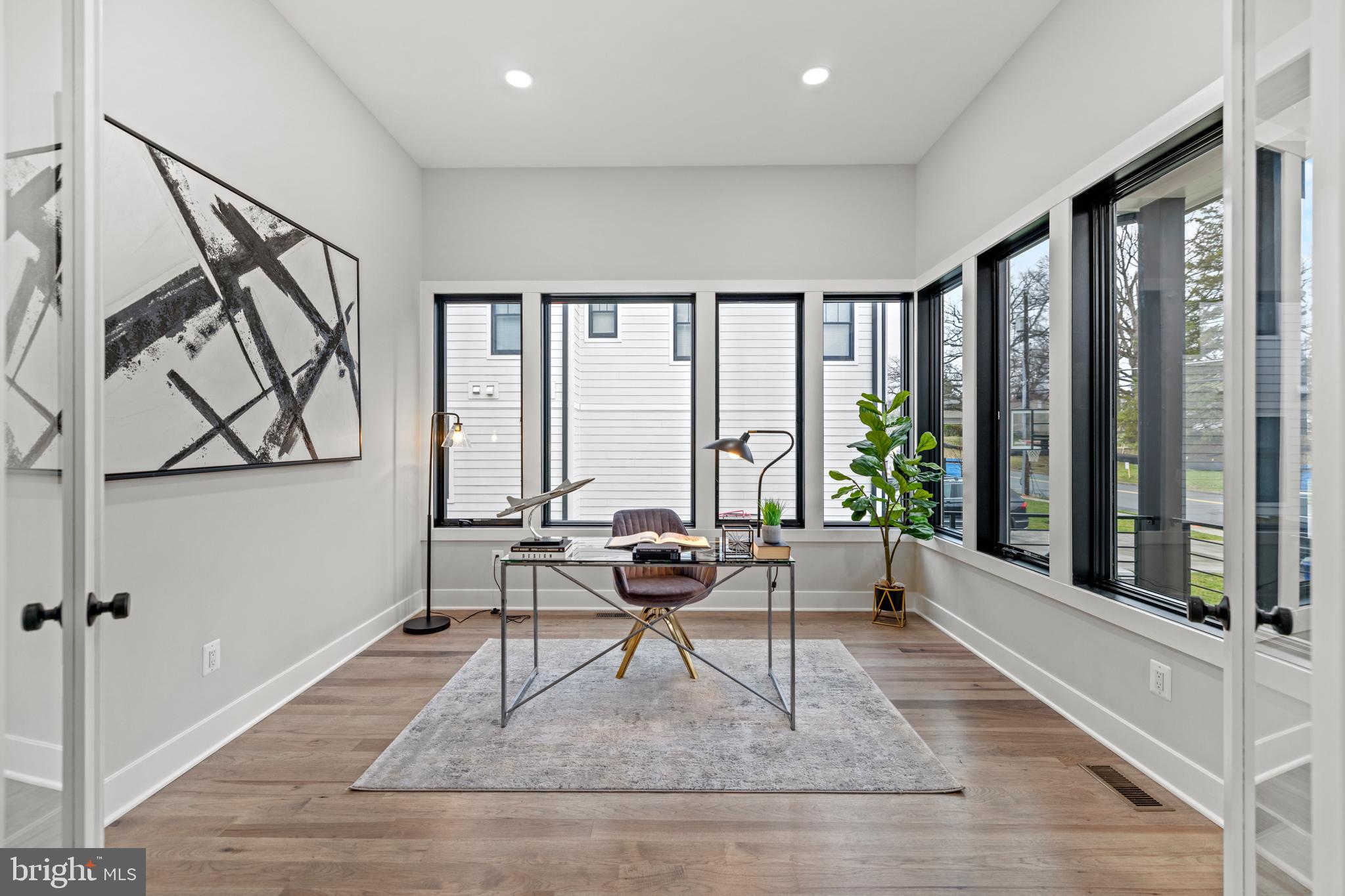 VIENNA WOODS - Residential