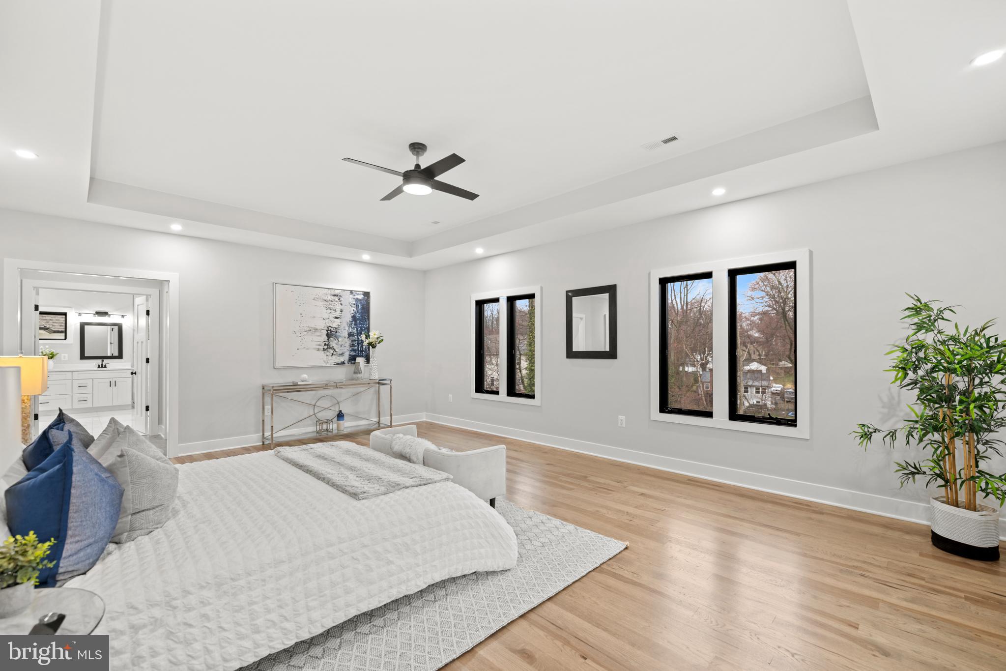 VIENNA WOODS - Residential