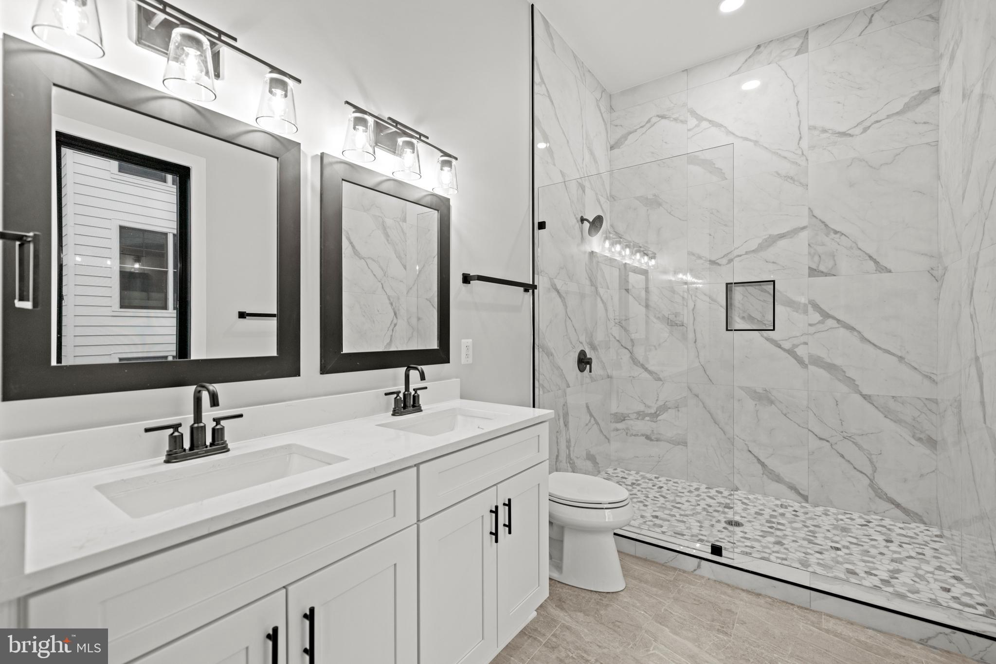 VIENNA WOODS - Residential