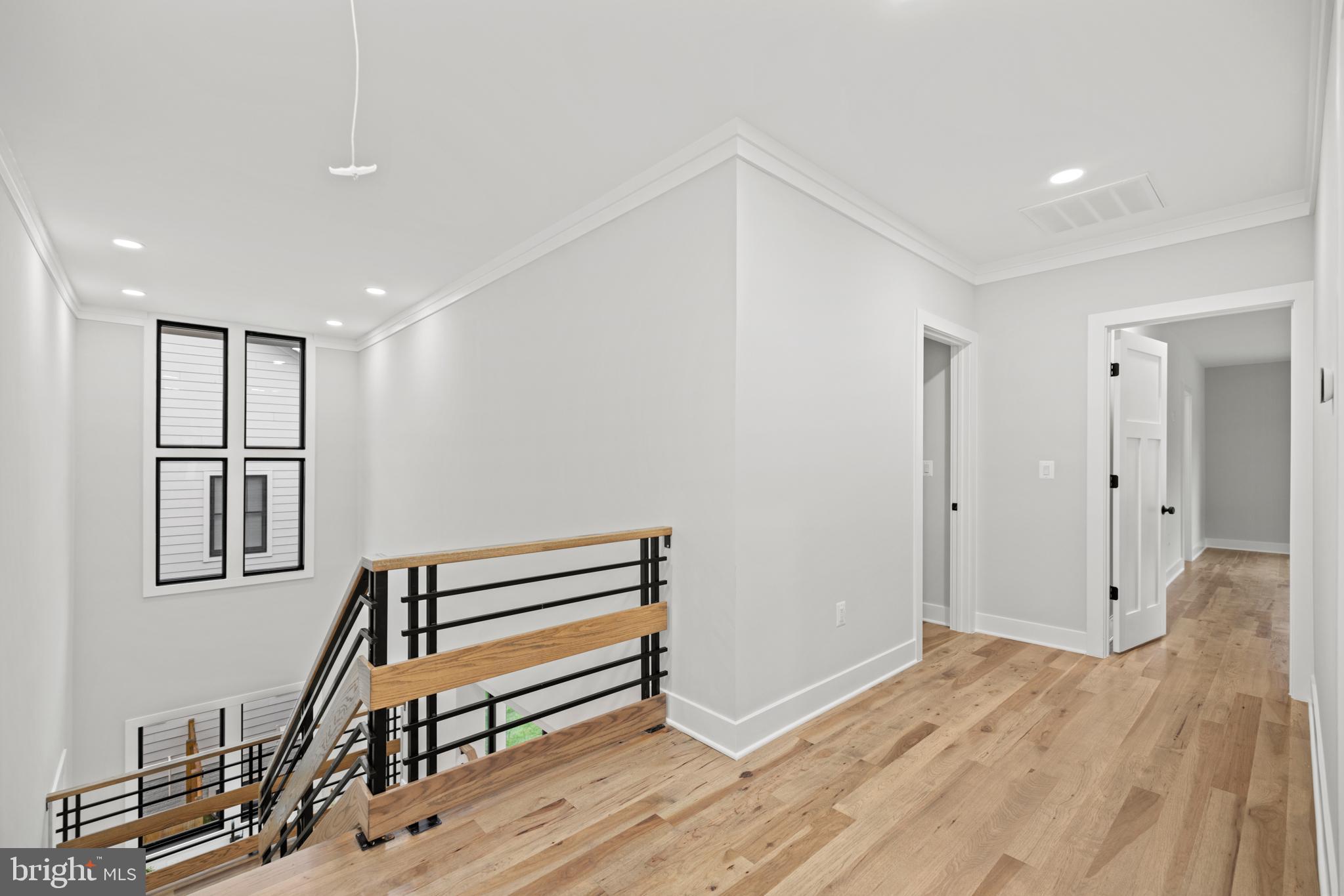 VIENNA WOODS - Residential