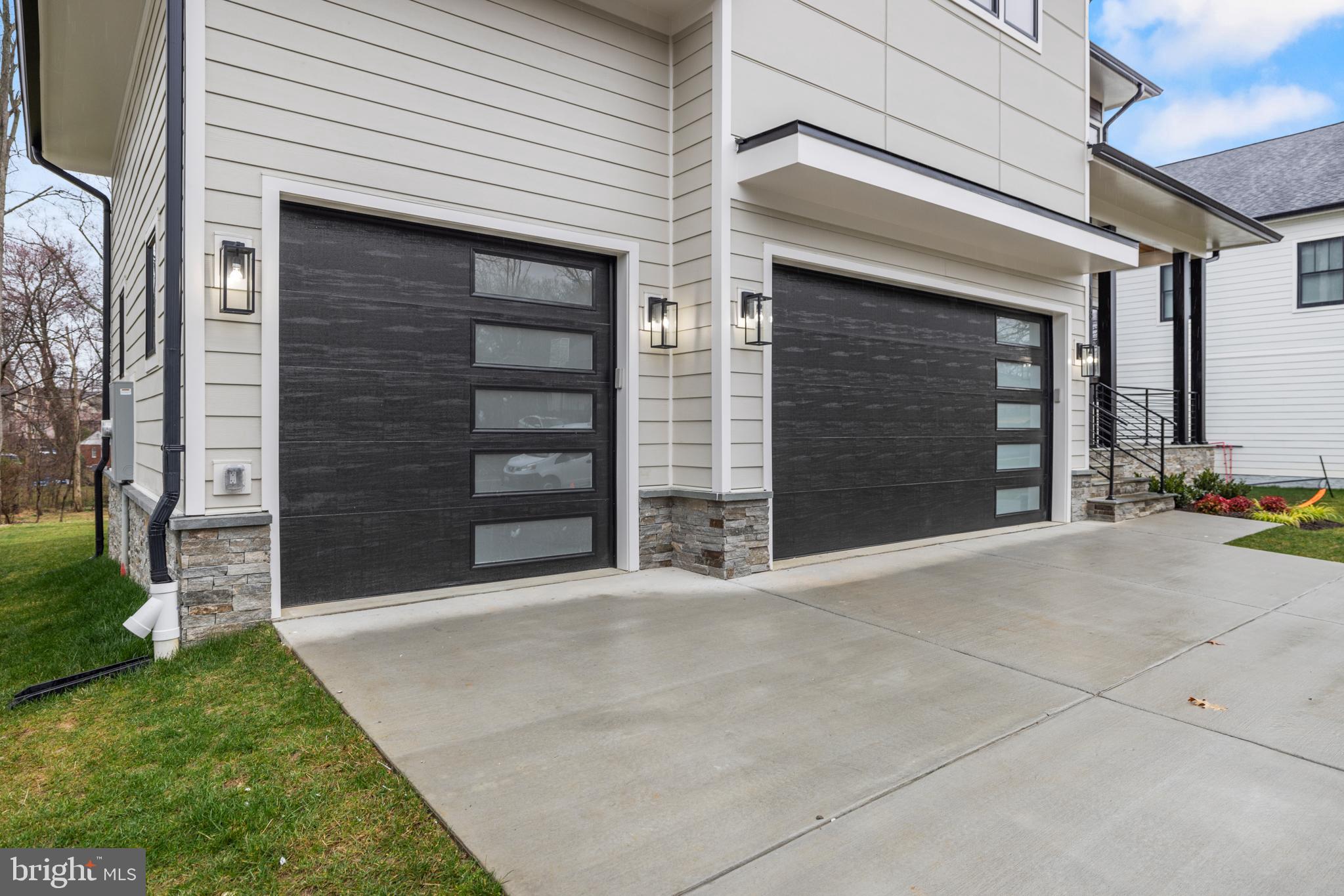 VIENNA WOODS - Residential